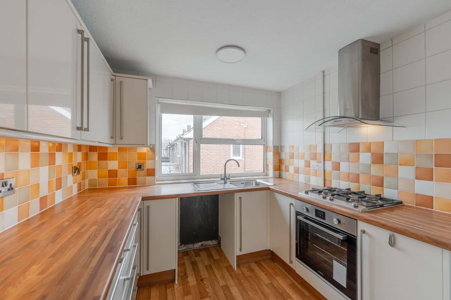 2 Bedroom maisonette for sale Property image 2
