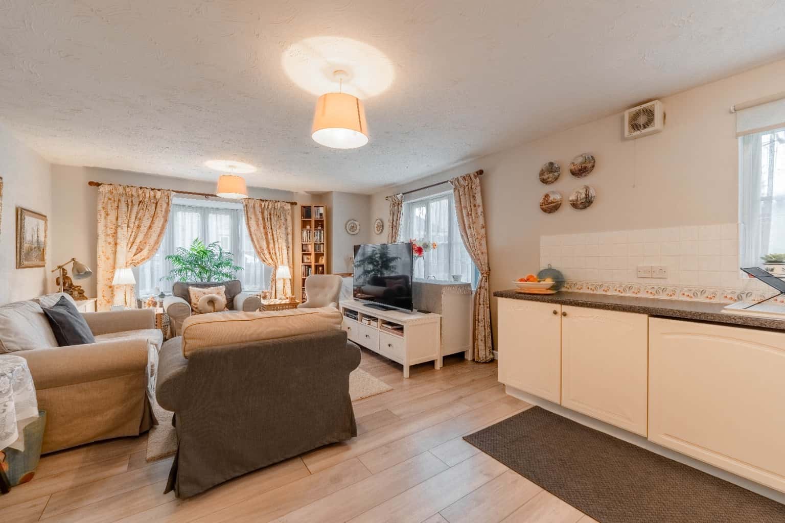 Beautifully Presented Two Bedroom Apartment in Papworth Everard Property image 7