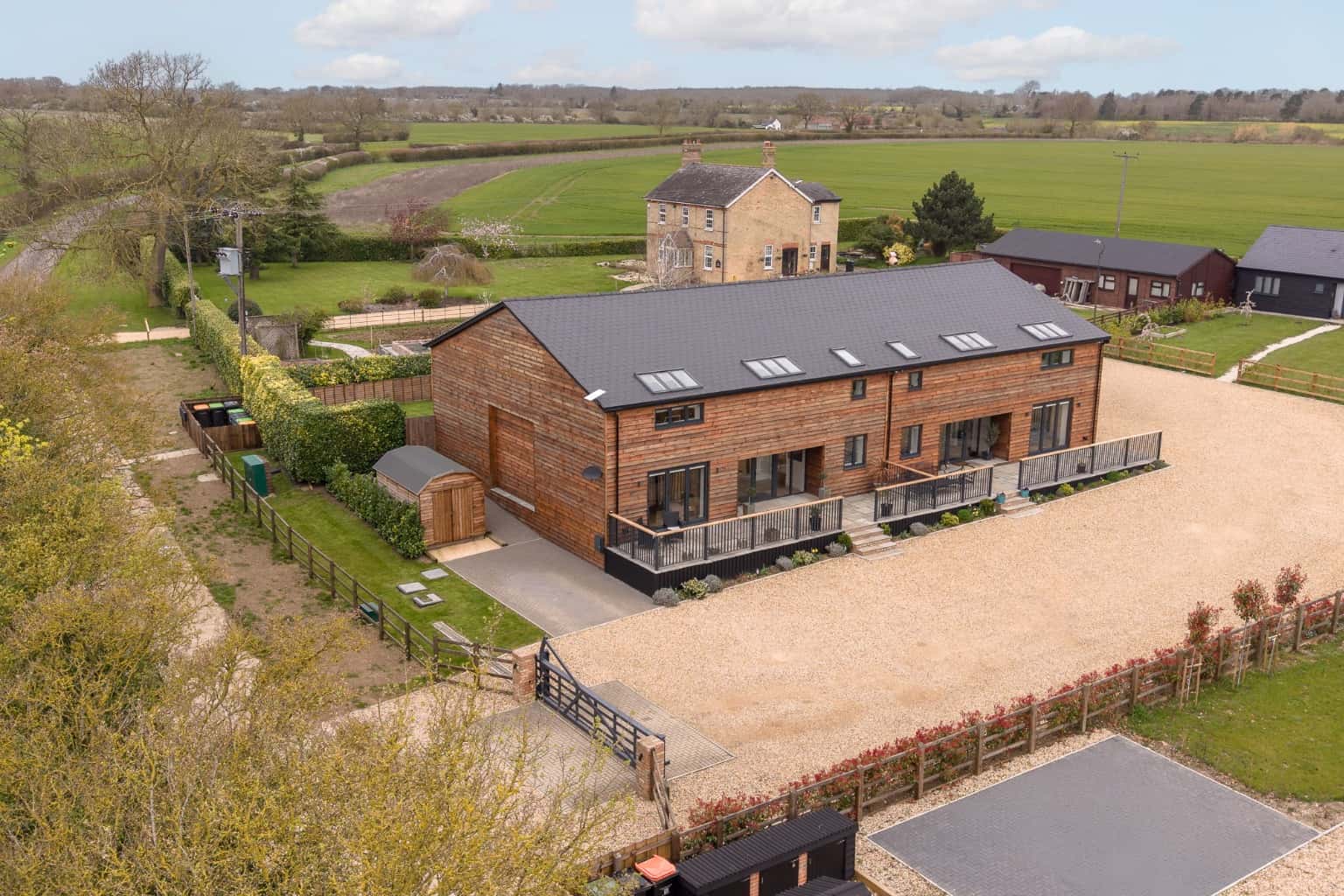 Stunning 4 Bed Semi-Detached Barn Conversion: Rural Charm, Modern Luxury Near St Neots Property image 24