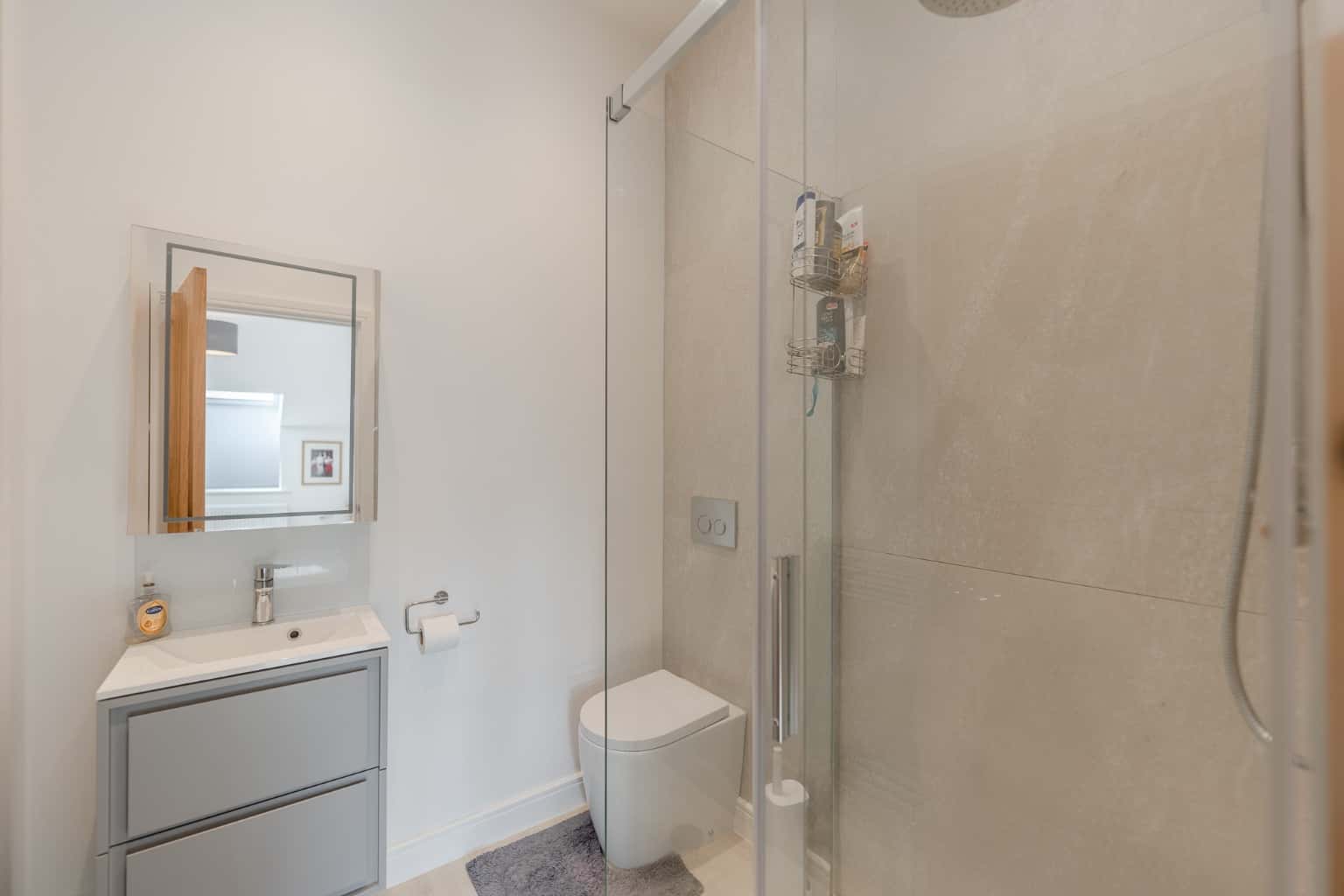 Stunning 4 Bed Semi-Detached Barn Conversion: Rural Charm, Modern Luxury Near St Neots Property image 19
