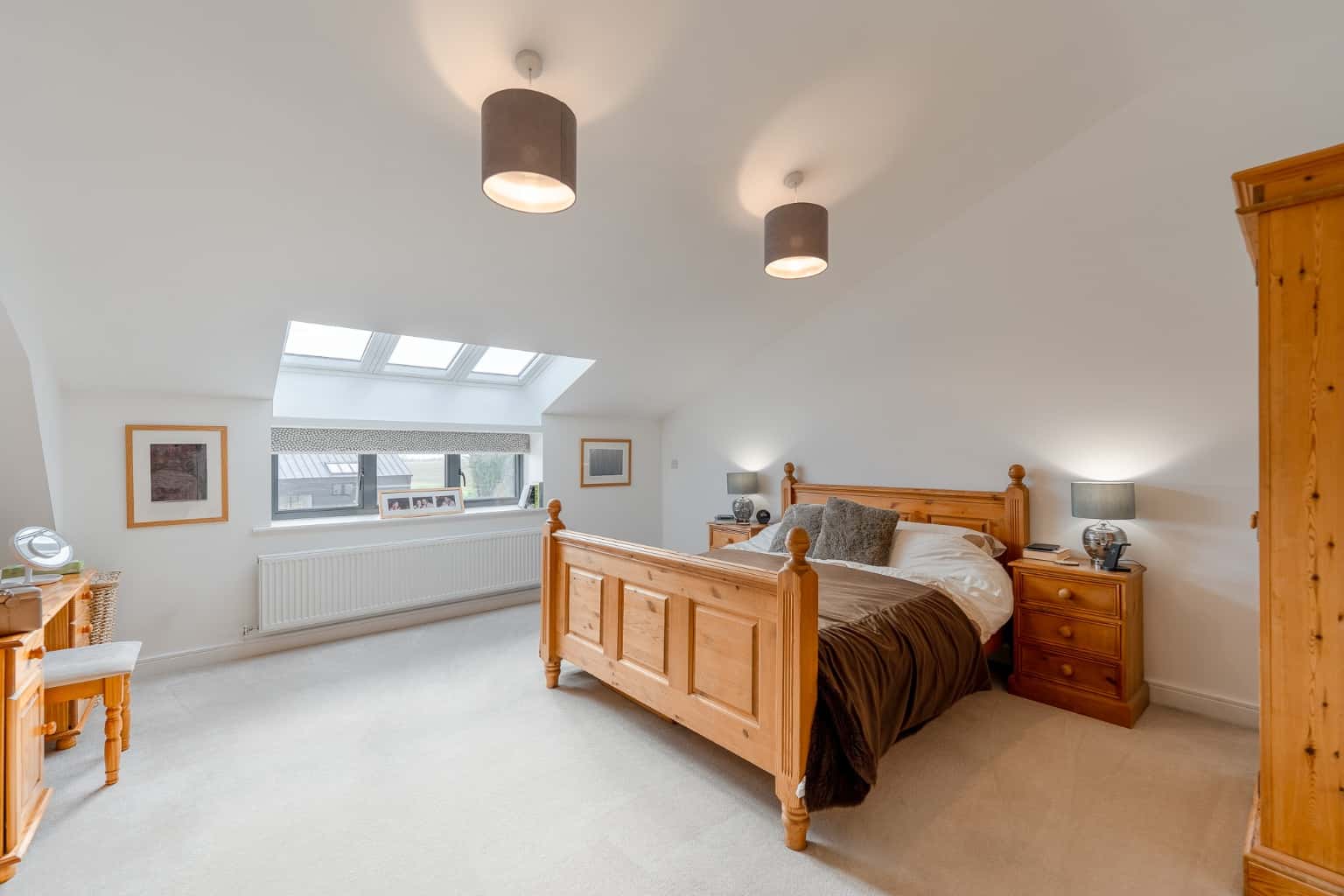 Stunning 4 Bed Semi-Detached Barn Conversion: Rural Charm, Modern Luxury Near St Neots Property image 20