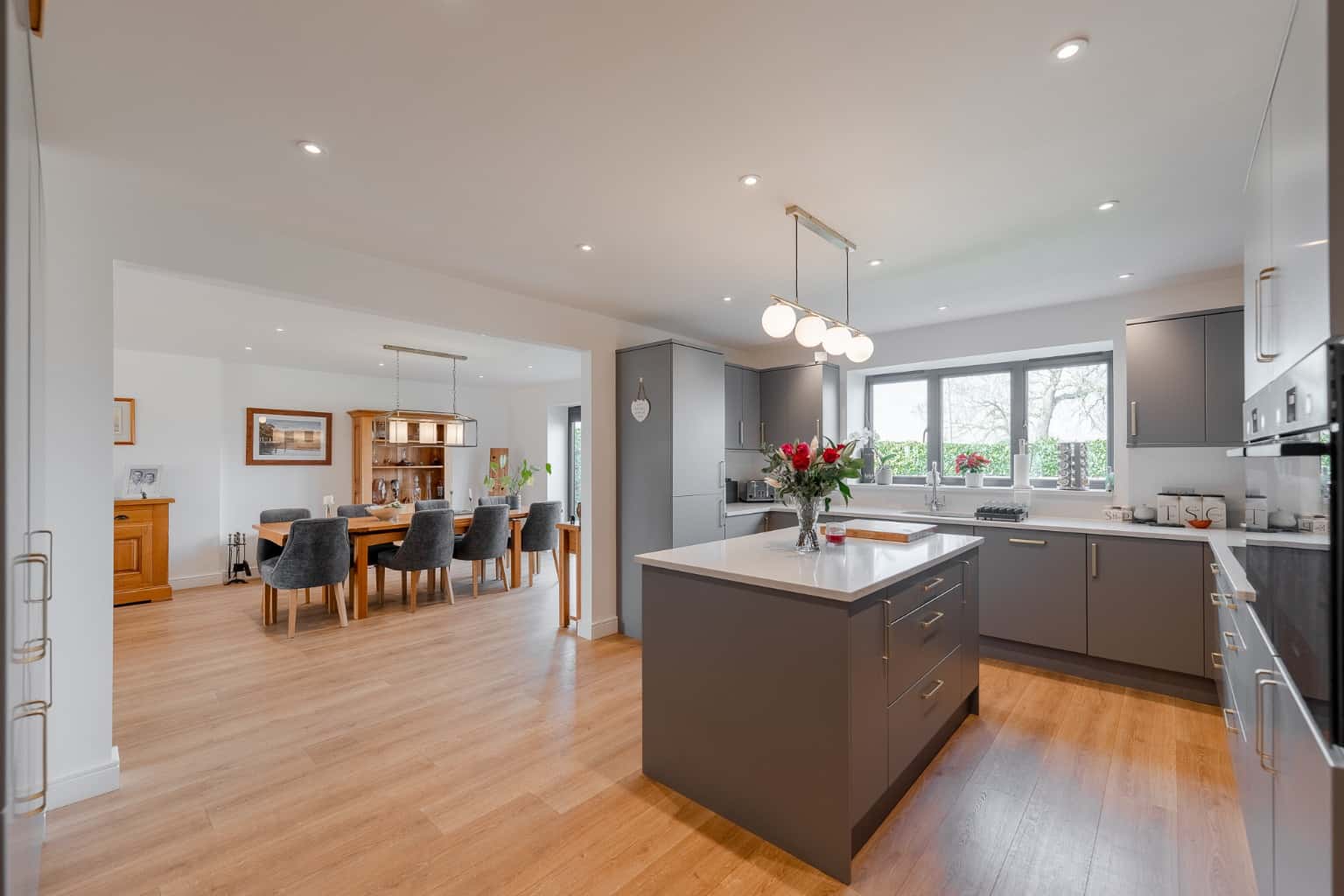Stunning 4 Bed Semi-Detached Barn Conversion: Rural Charm, Modern Luxury Near St Neots Property image 4