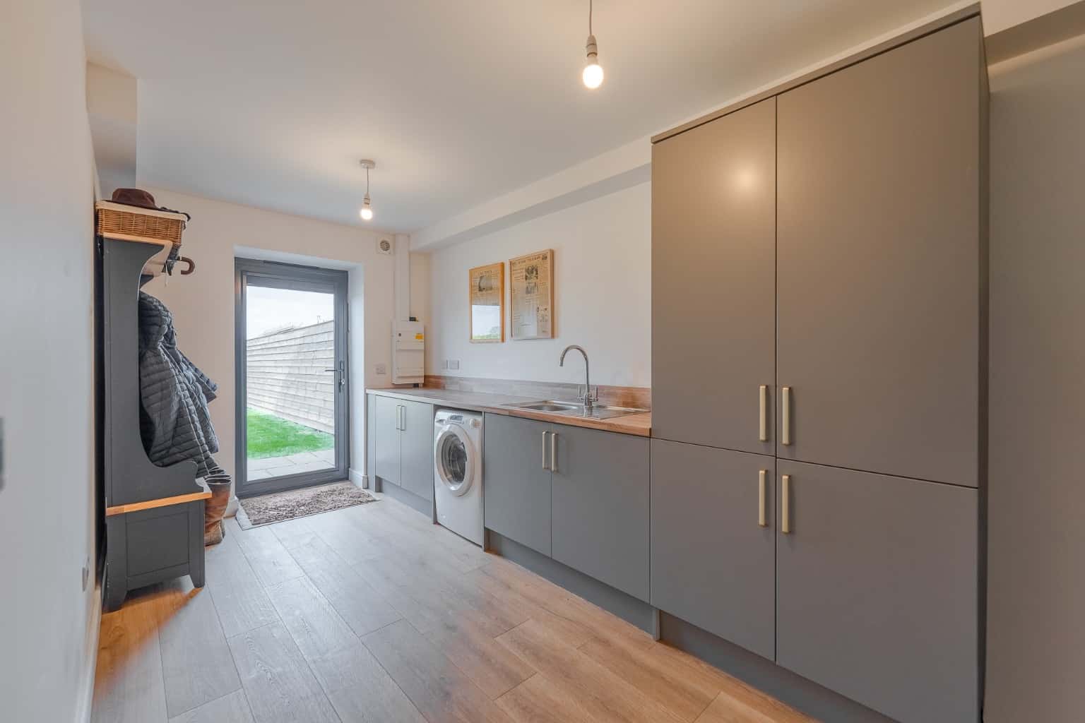 Stunning 4 Bed Semi-Detached Barn Conversion: Rural Charm, Modern Luxury Near St Neots Property image 7