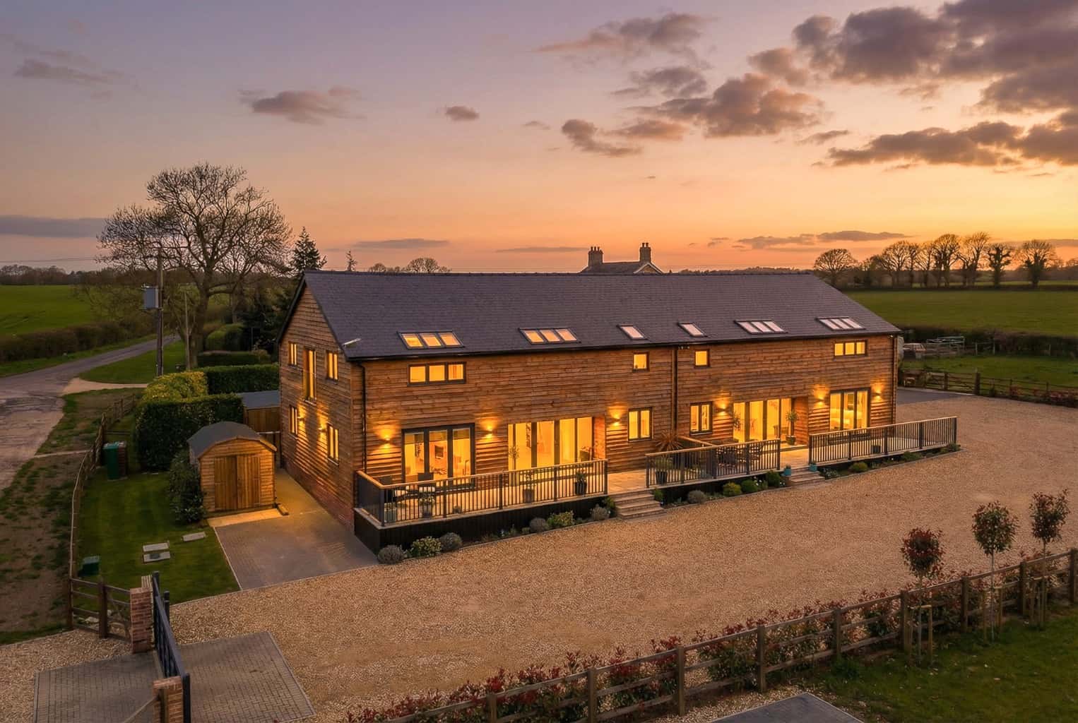 Stunning 4 Bed Semi-Detached Barn Conversion: Rural Charm, Modern Luxury Near St Neots Property image 9
