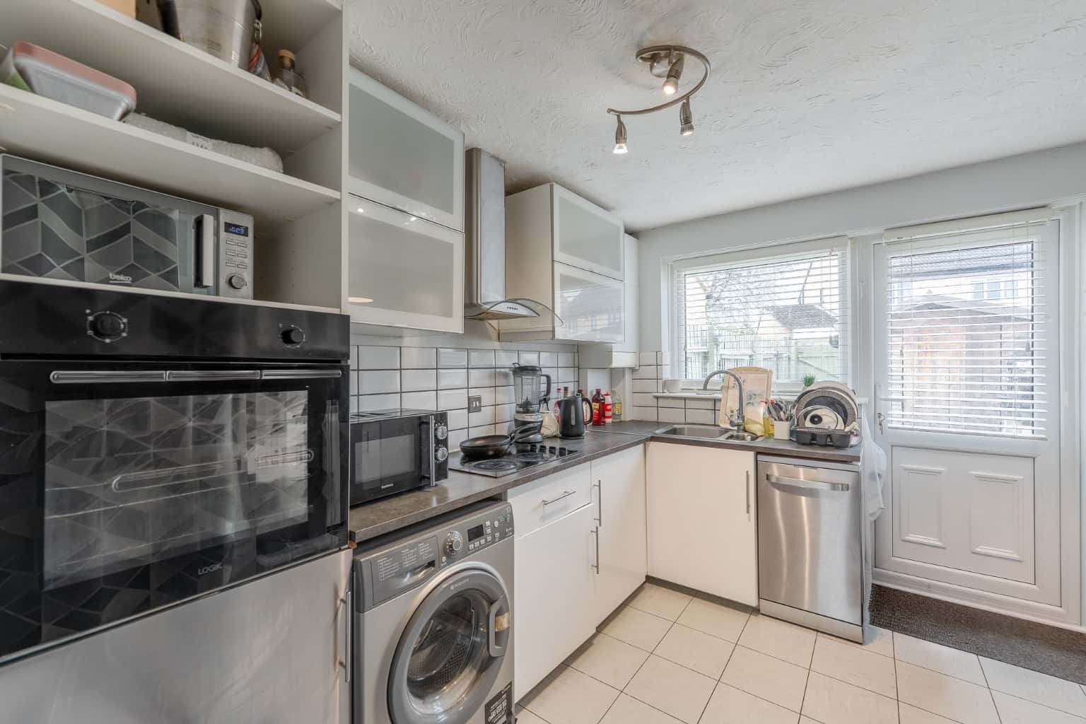 Stylish & Well-Presented Two Bedroom Home With Allocated Parking And For Sale with No Chain Property image 4