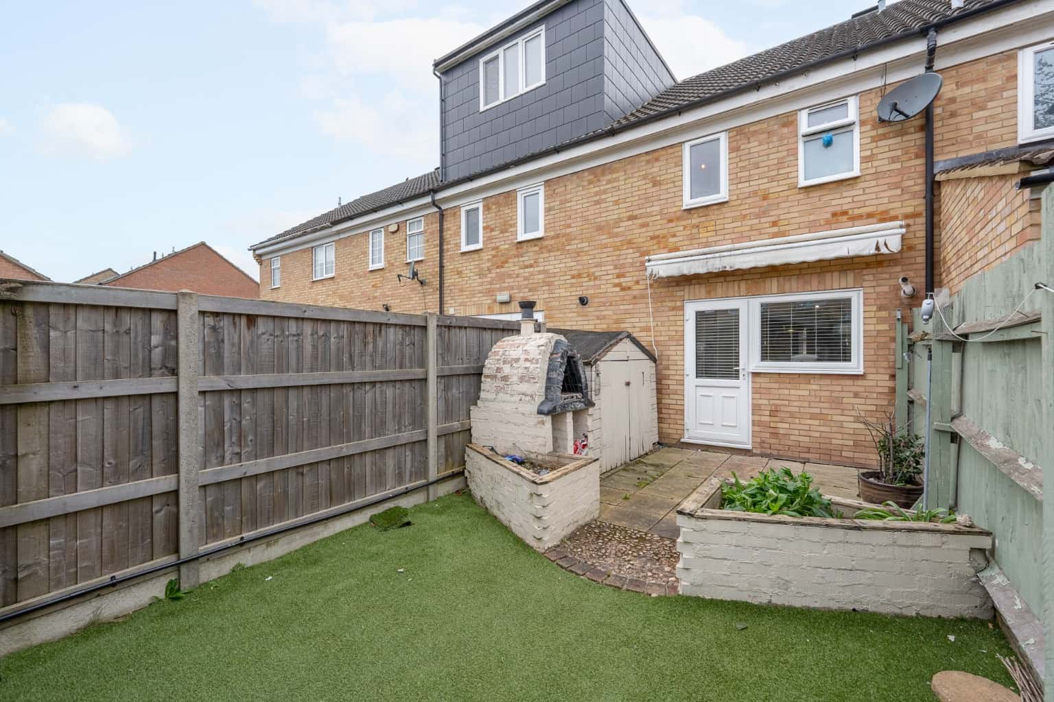 Stylish & Well-Presented Two Bedroom Home With Allocated Parking And For Sale with No Chain Property image 7