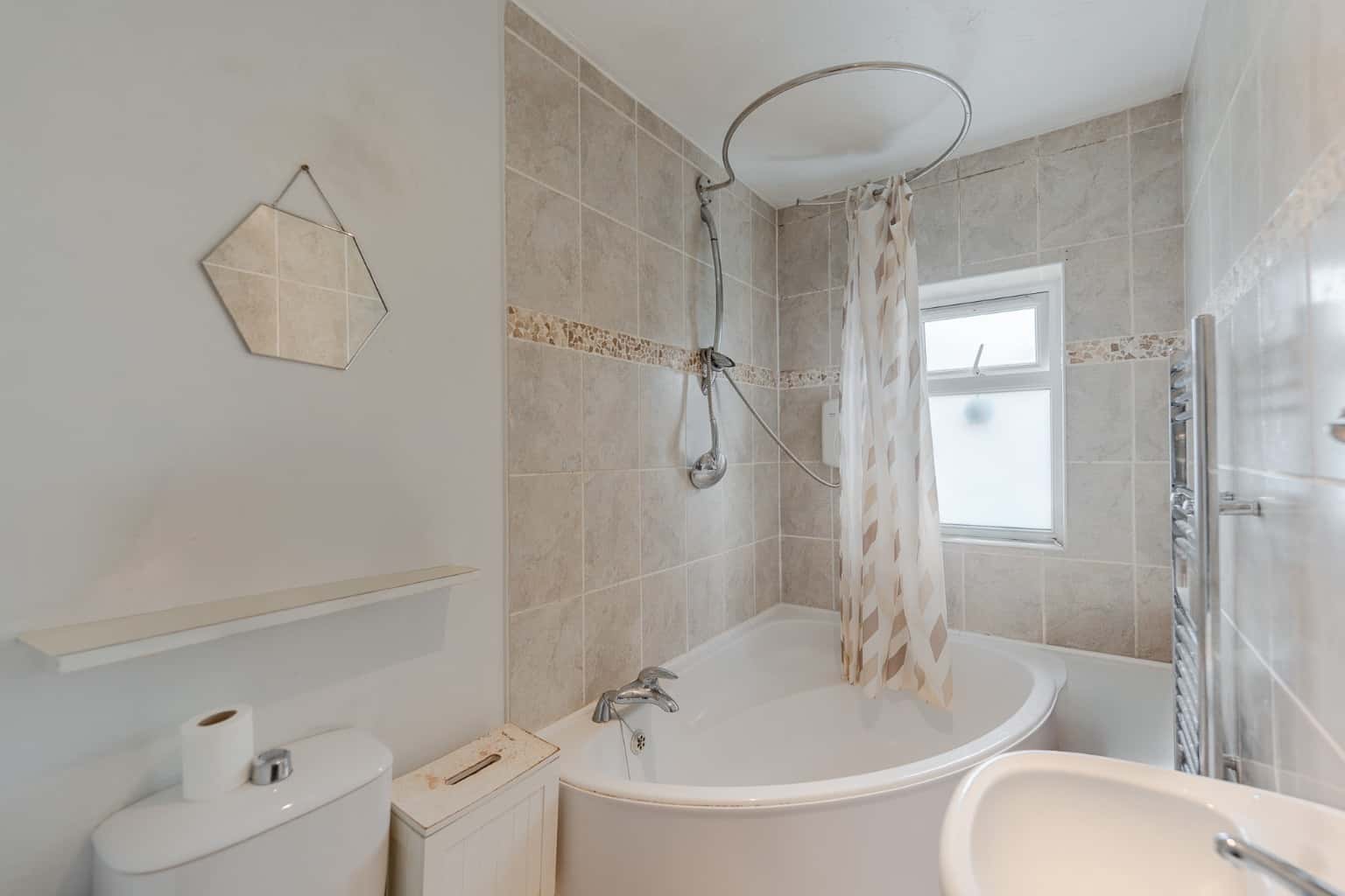 Stylish & Well-Presented Two Bedroom Home With Allocated Parking And For Sale with No Chain Property image 10