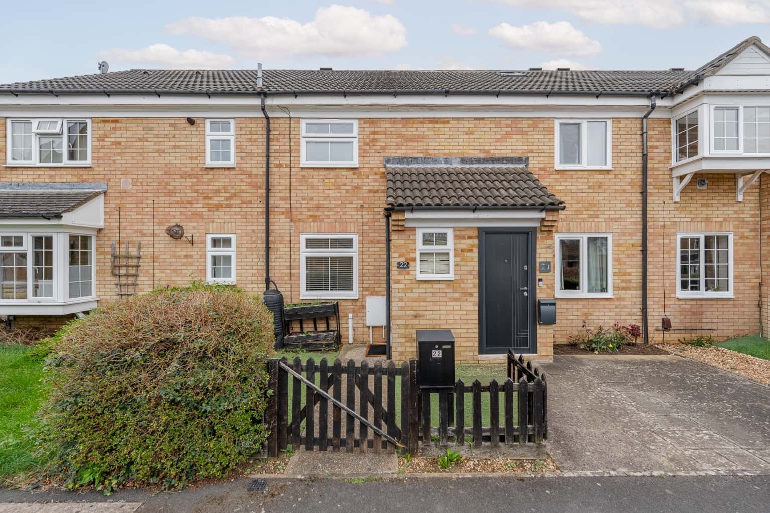 Stylish & Well-Presented Two Bedroom Home With Allocated Parking And For Sale with No Chain Property image 1