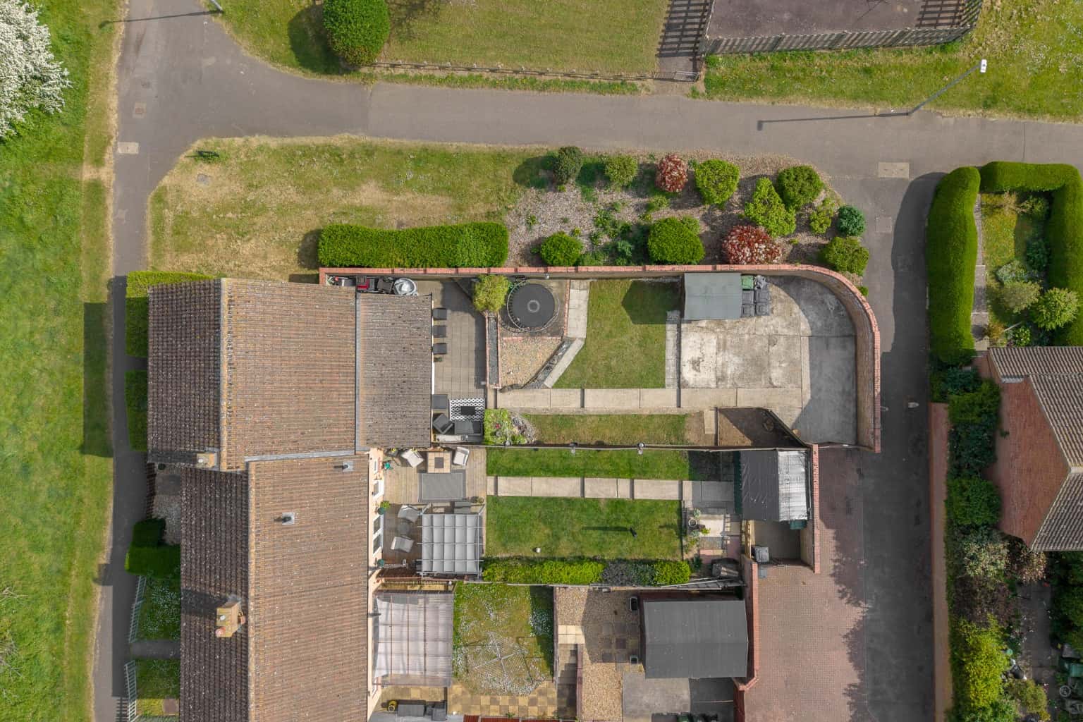 Beautifully extended four bedroom end of terrace property overlooking open green space to front Property image 32