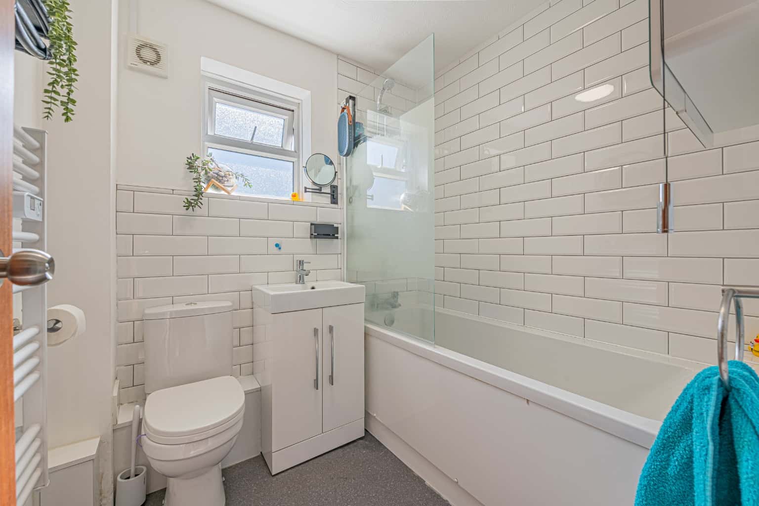 One bedroom maisonette located in Priory Mews St Neots. Property image 6