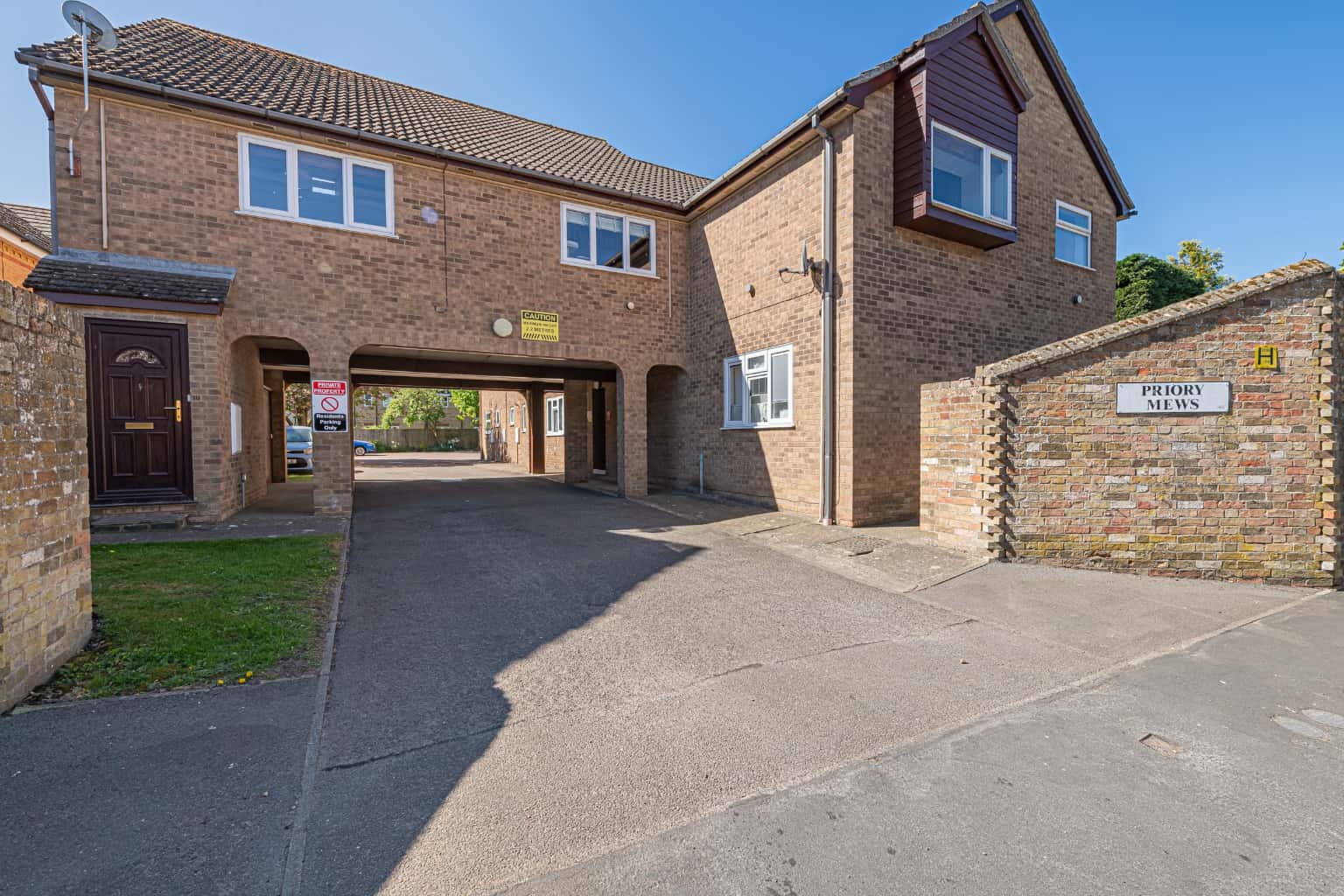 One bedroom maisonette located in Priory Mews St Neots. Property image 1