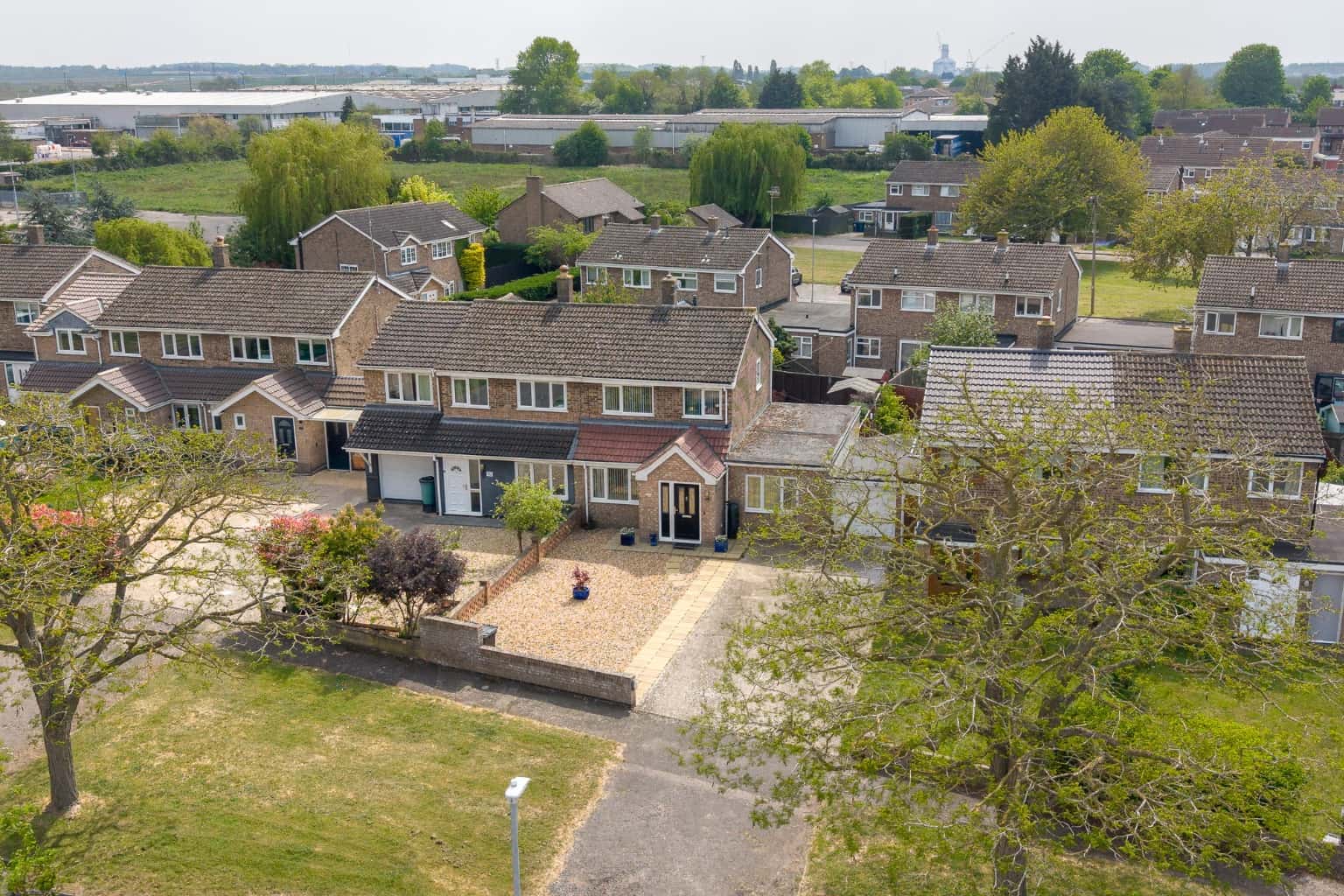 STUNNING EXTENDED FOUR BEDROOM SEMI DETACHED HOME IN PRIME ST NEOTS LOCATION WITH PARKING READY NOW! Property image 14