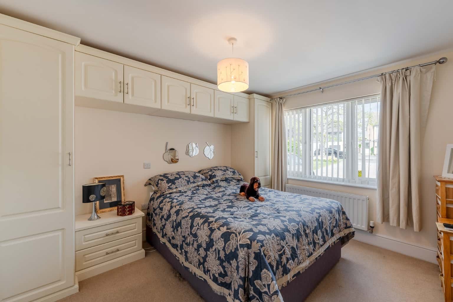 STUNNING EXTENDED FOUR BEDROOM SEMI DETACHED HOME IN PRIME ST NEOTS LOCATION WITH PARKING READY NOW! Property image 10