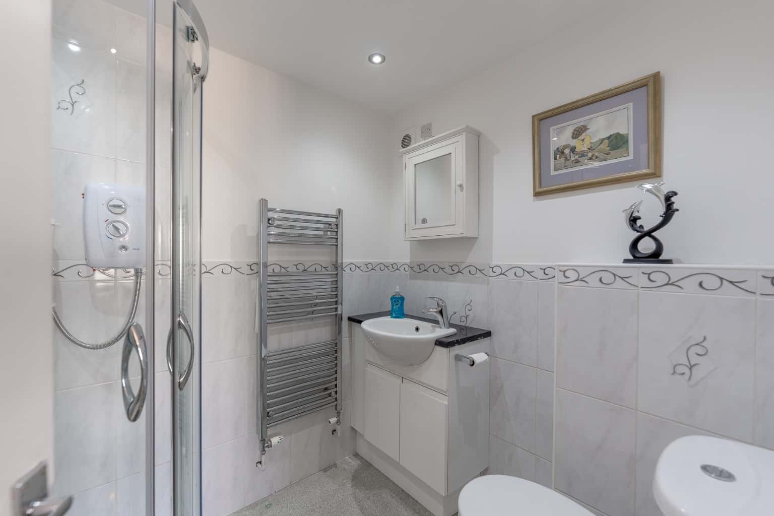 STUNNING EXTENDED FOUR BEDROOM SEMI DETACHED HOME IN PRIME ST NEOTS LOCATION WITH PARKING READY NOW! Property image 11