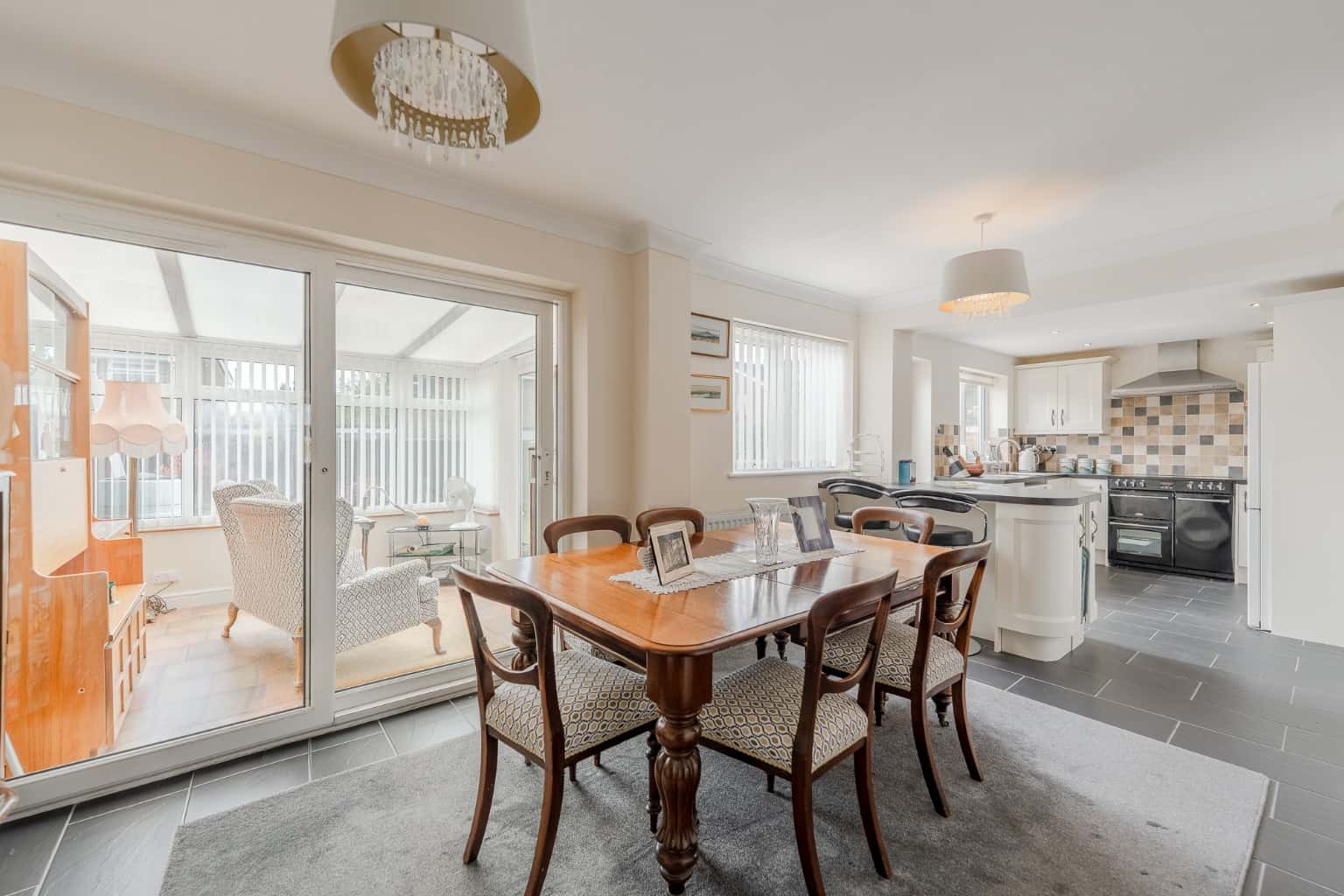 STUNNING EXTENDED FOUR BEDROOM SEMI DETACHED HOME IN PRIME ST NEOTS LOCATION WITH PARKING READY NOW! Property image 6
