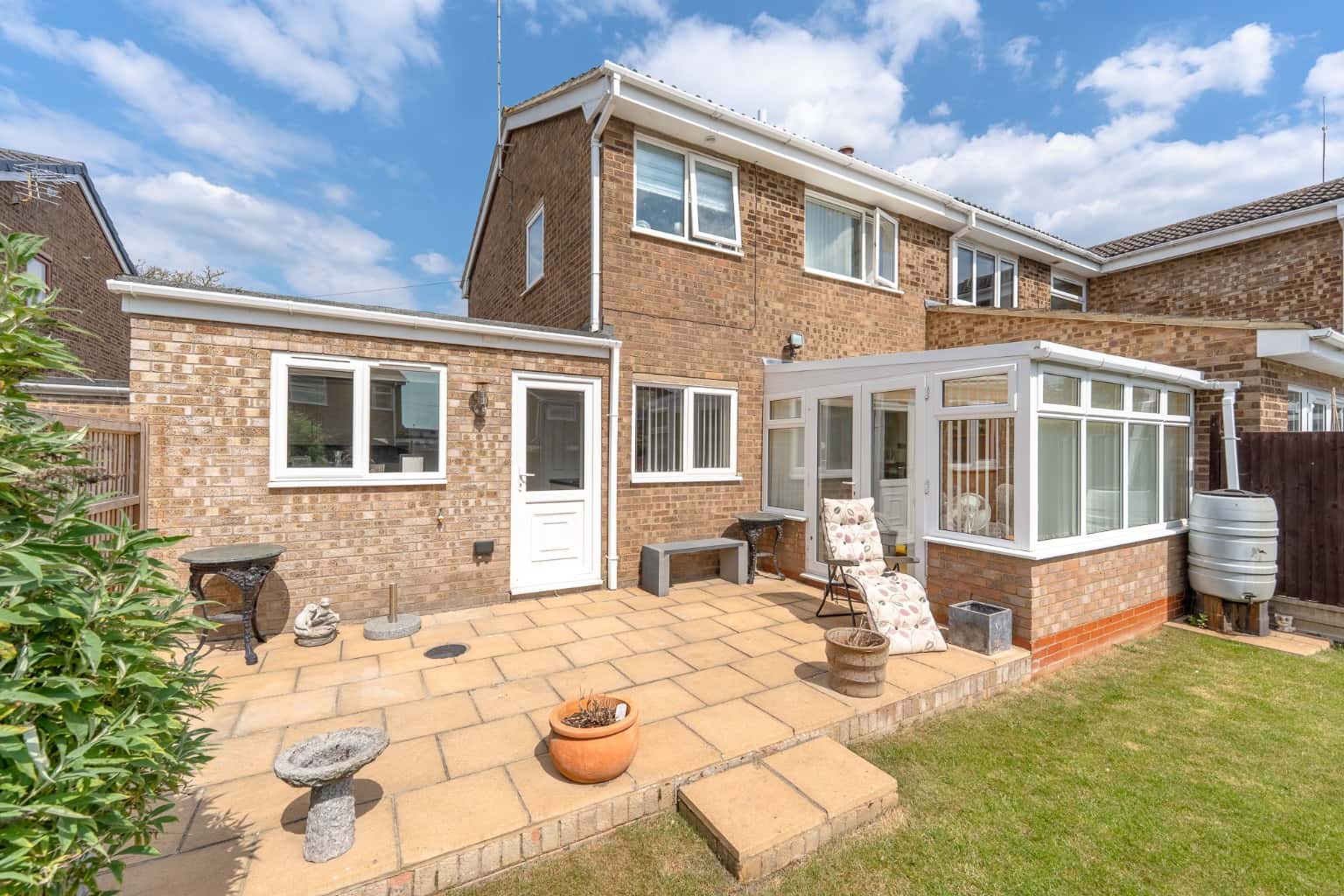 STUNNING EXTENDED FOUR BEDROOM SEMI DETACHED HOME IN PRIME ST NEOTS LOCATION WITH PARKING READY NOW! Property image 16