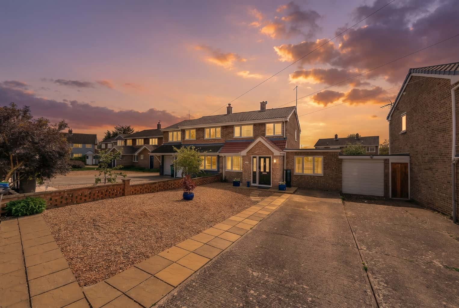 STUNNING EXTENDED FOUR BEDROOM SEMI DETACHED HOME IN PRIME ST NEOTS LOCATION WITH PARKING READY NOW! Property image 17