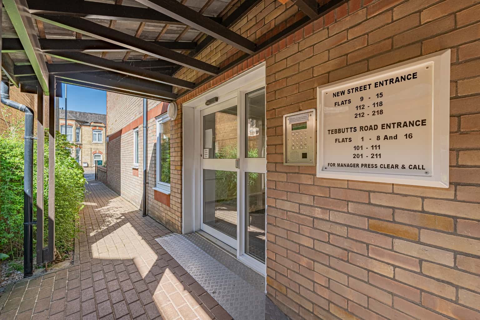 Two bedroom over 55's apartment in Old market Court St Neots Property image 12
