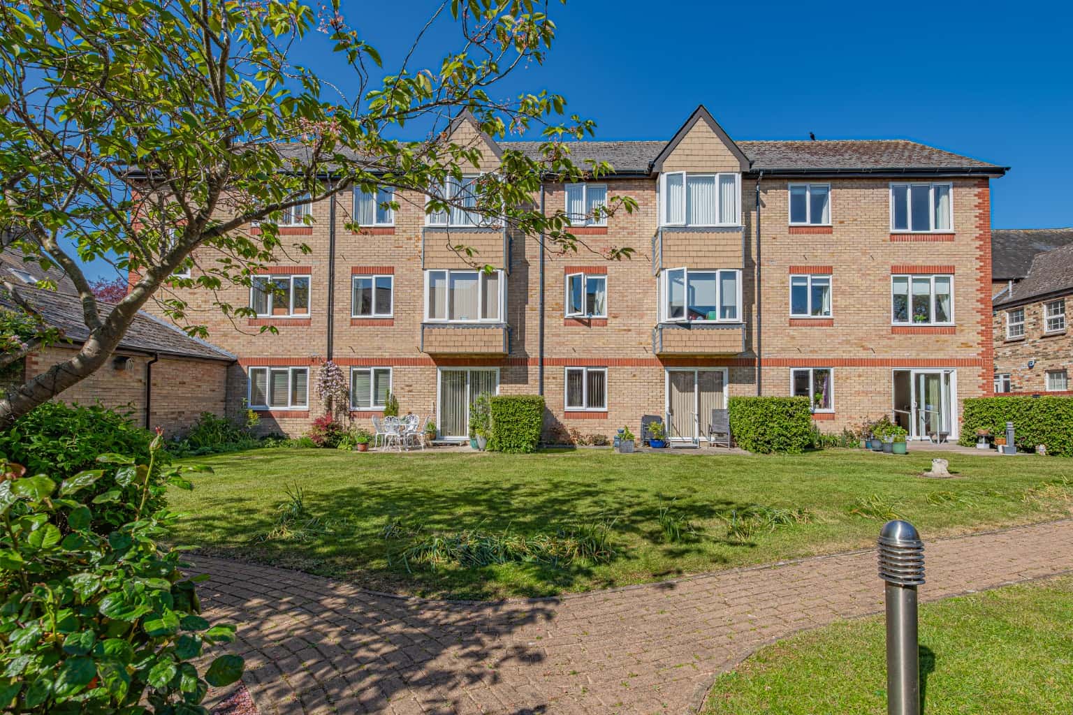 Two bedroom over 55's apartment in Old market Court St Neots Property image 1