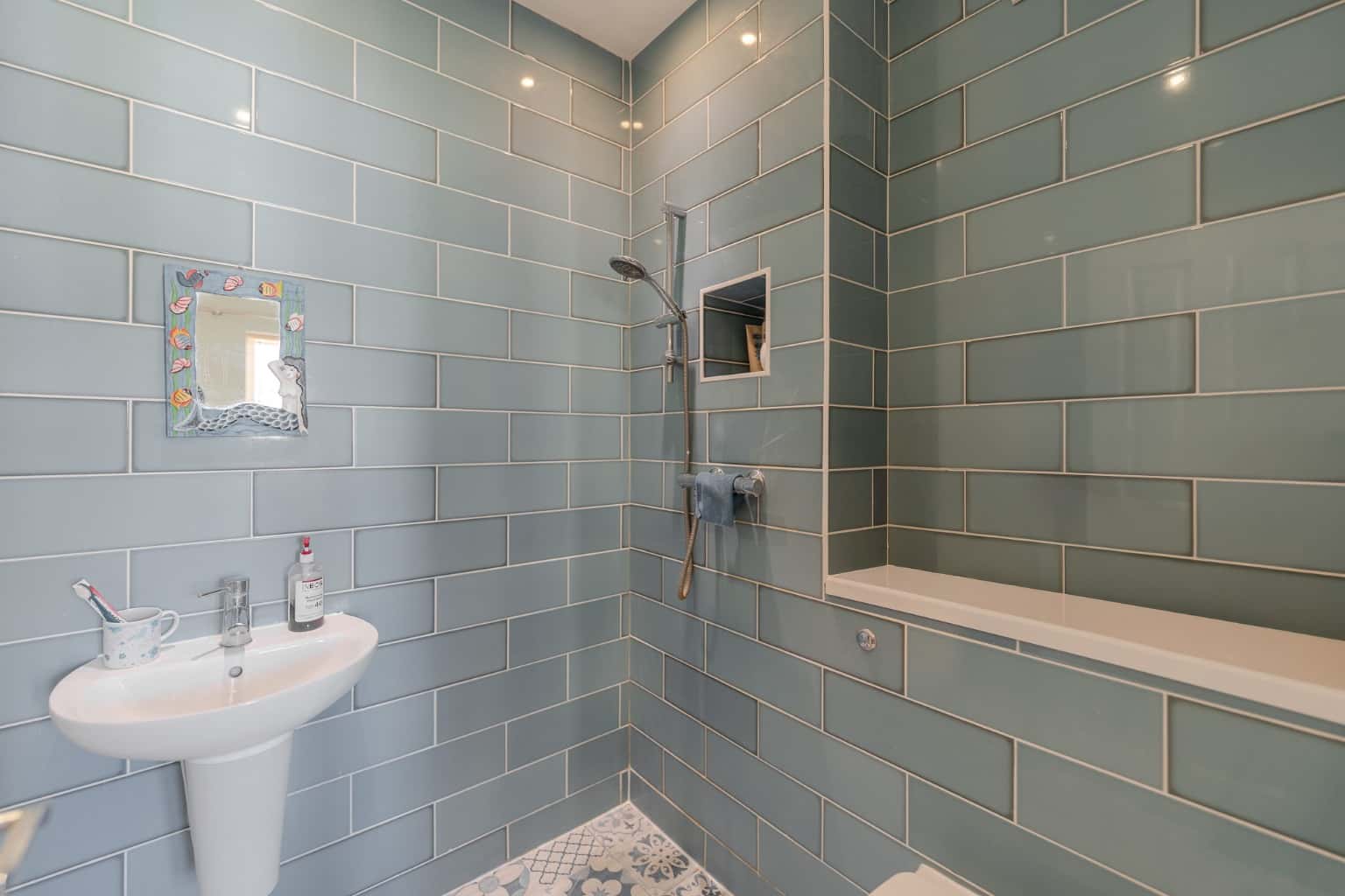 STUNNING THREE STOREY TOWN CENTRE HOME WITH GARAGE PARKING & HEN BROOK VIEWS NOW Property image 13
