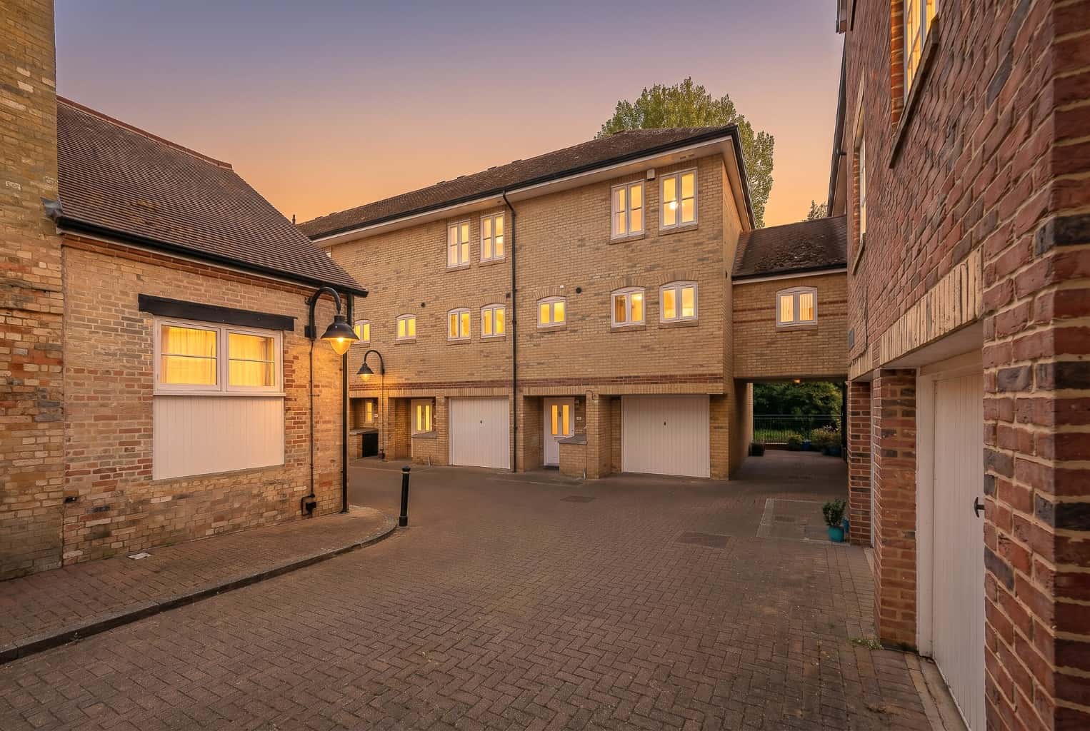 STUNNING THREE STOREY TOWN CENTRE HOME WITH GARAGE PARKING & HEN BROOK VIEWS NOW Property image 18