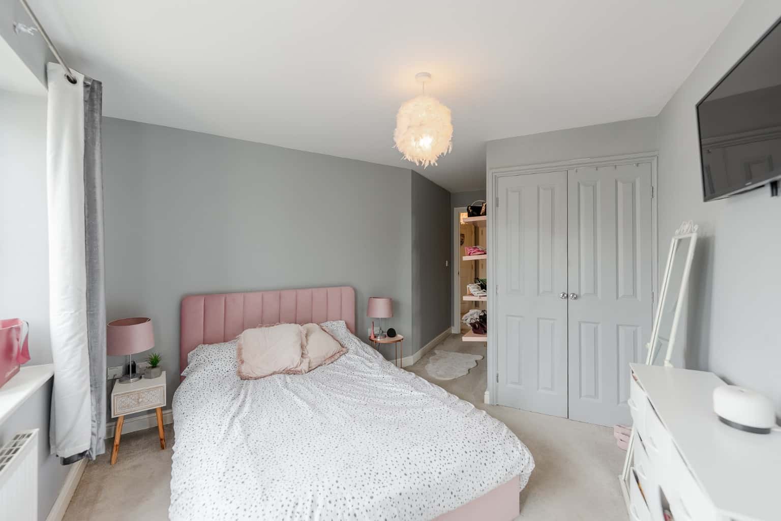 MODERN ONE BEDROOM APARTMENT CENTRAL LOCATION ALLOCATED PARKING Property image 7