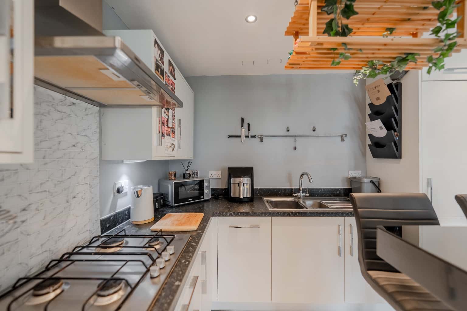 MODERN ONE BEDROOM APARTMENT CENTRAL LOCATION ALLOCATED PARKING Property image 4