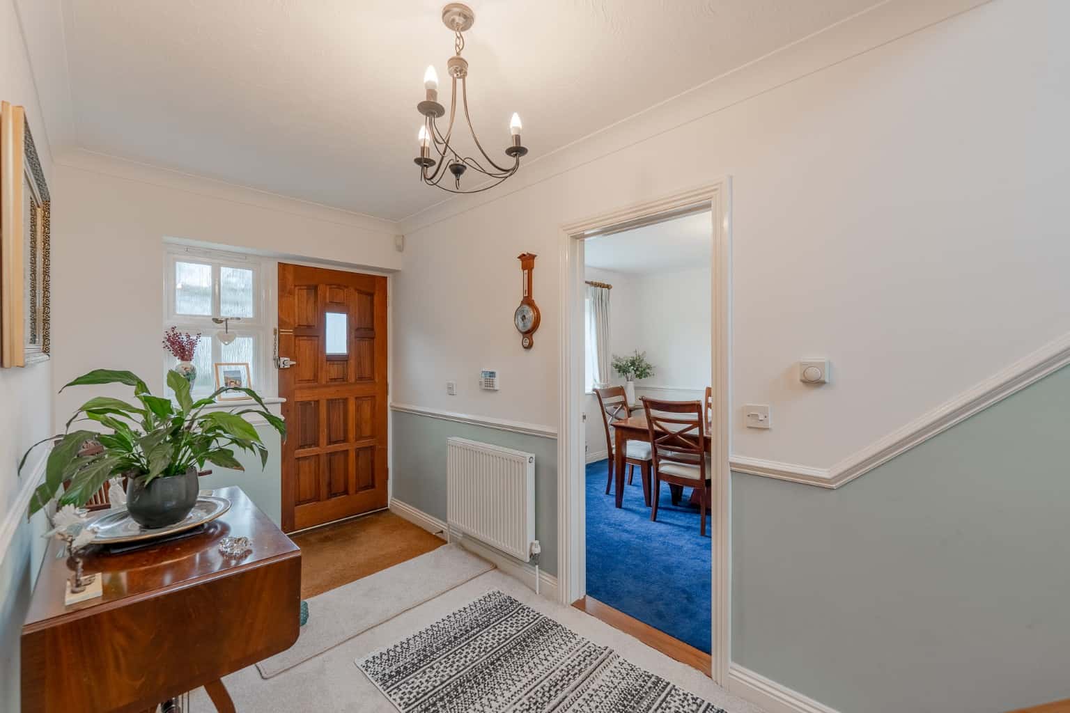An attractive four bedroom detached family home with west facing mature gardens and double garage Property image 4