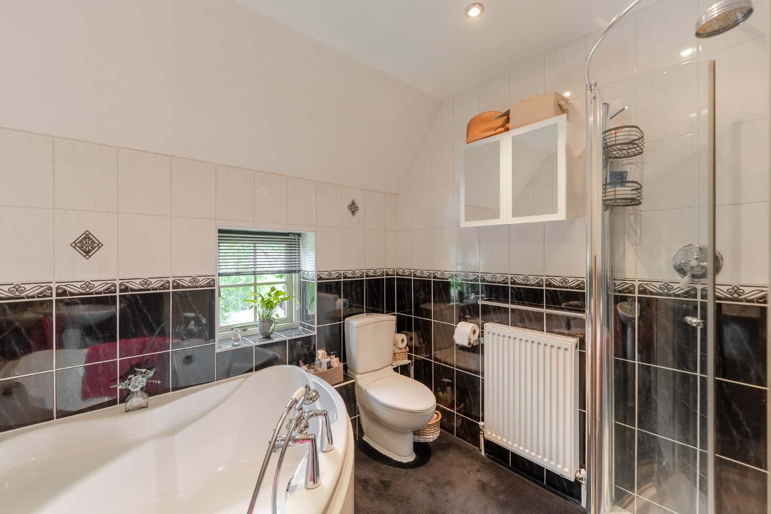An attractive four bedroom detached family home with west facing mature gardens and double garage Property image 26