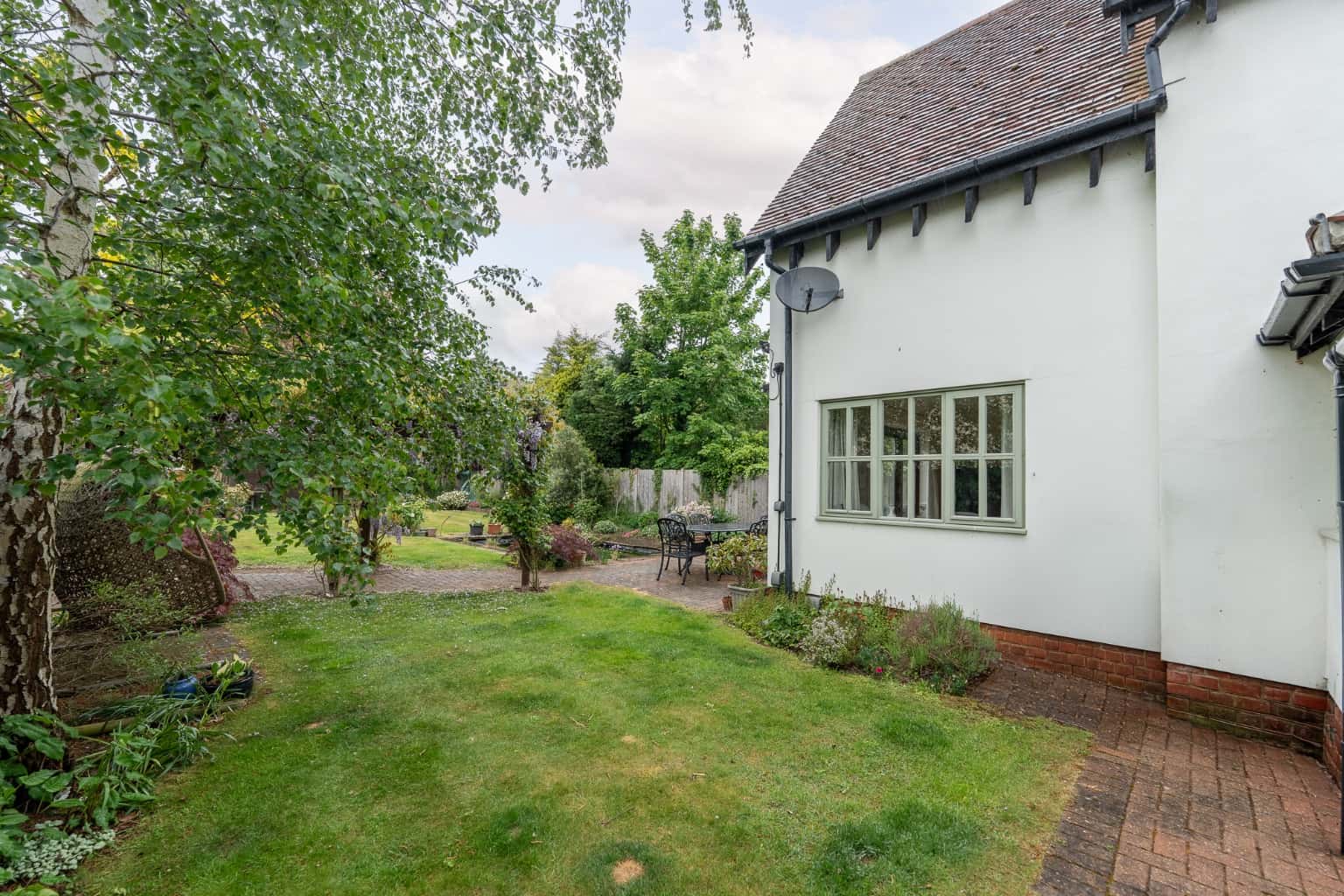 An attractive four bedroom detached family home with west facing mature gardens and double garage Property image 37