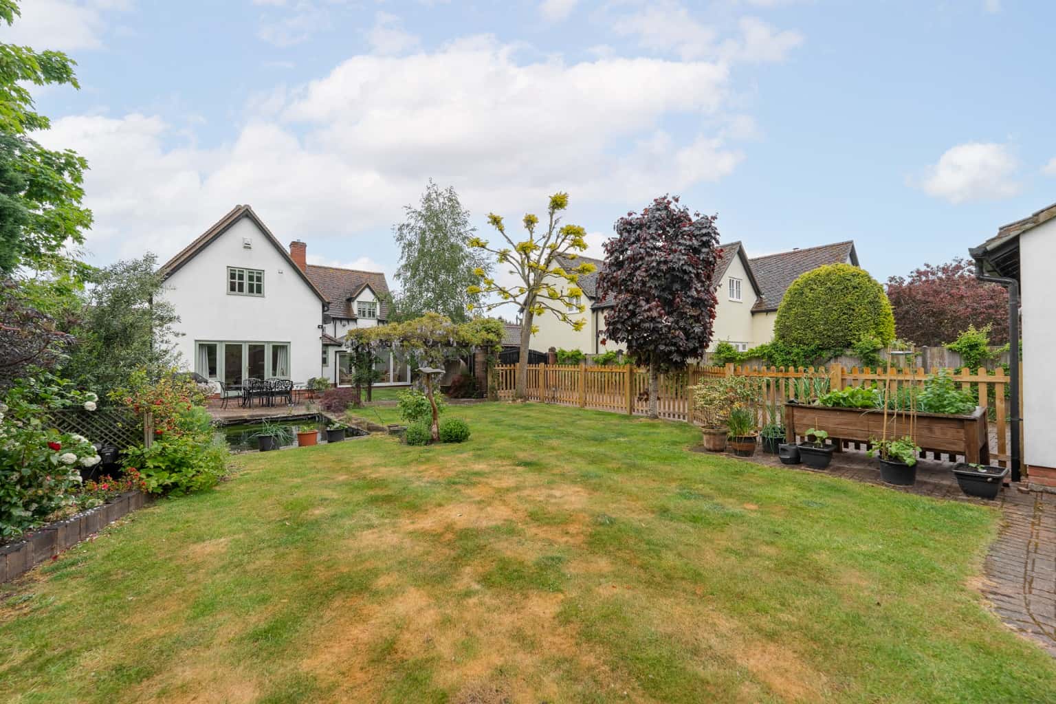 An attractive four bedroom detached family home with west facing mature gardens and double garage Property image 32