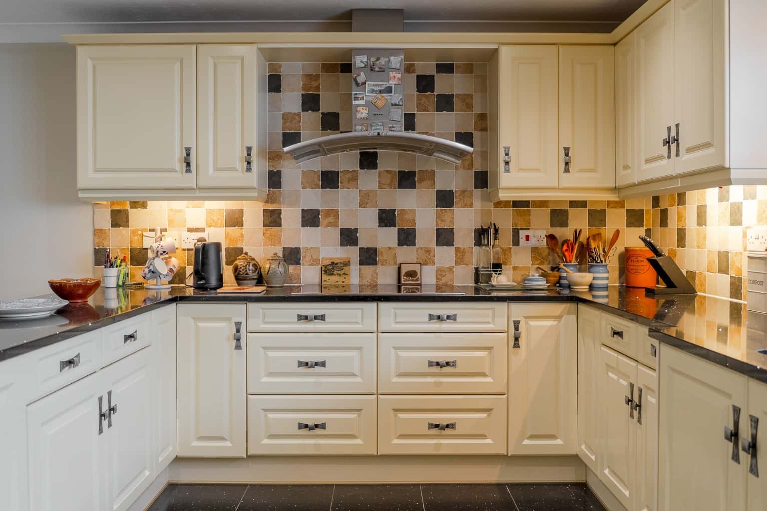 An attractive four bedroom detached family home with west facing mature gardens and double garage Property image 9