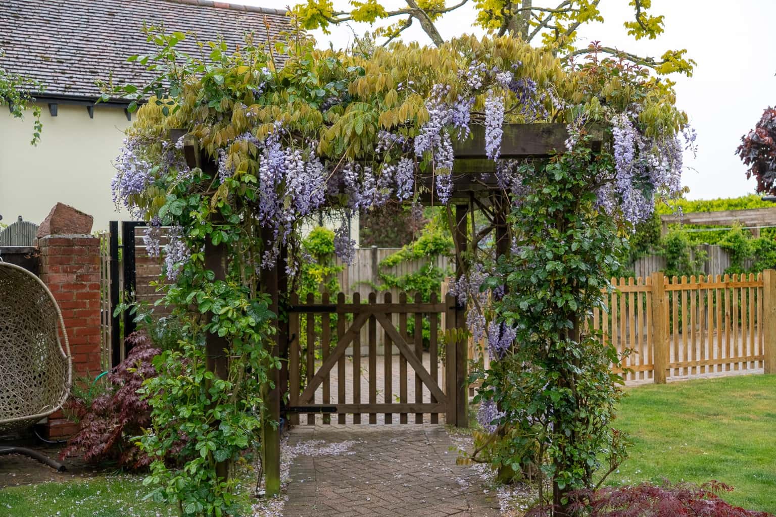 An attractive four bedroom detached family home with west facing mature gardens and double garage Property image 28