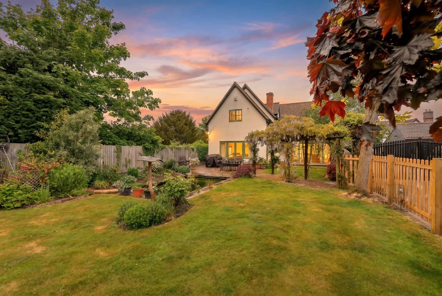 An attractive four bedroom detached family home with west facing mature gardens and double garage Property image 3