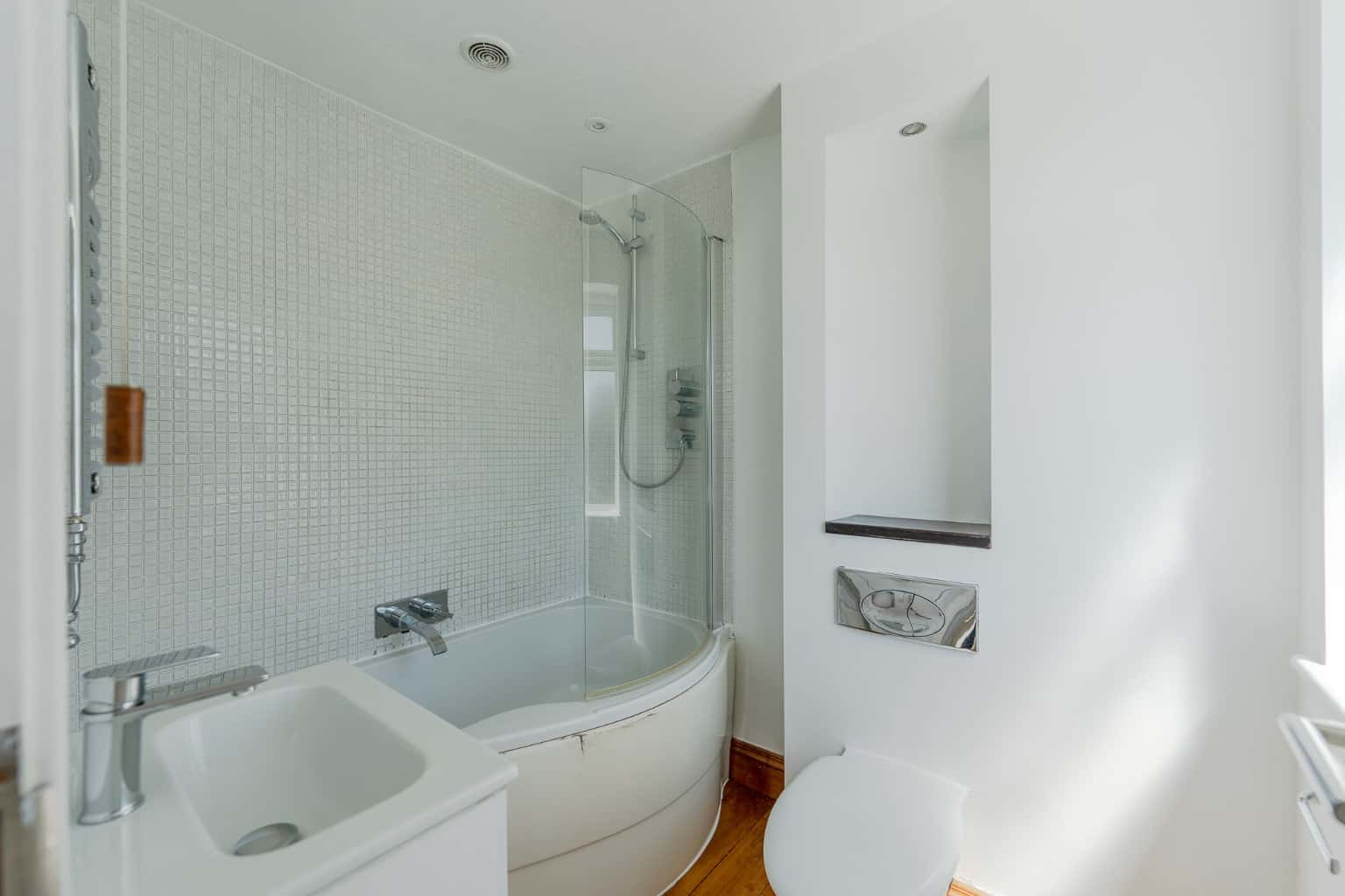 Charming 3-Bedroom Semi-Detached Home in Fenstanton Offered with No Onward Chain Property image 9