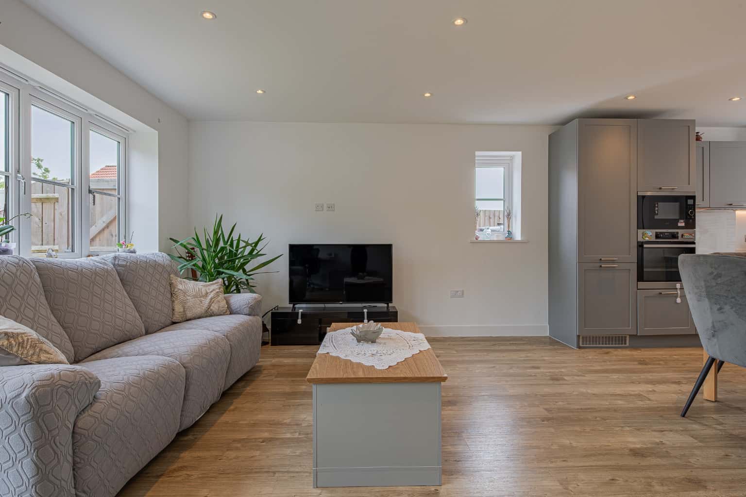 Stunning Two Bedroom Semi-Detached Home in Quiet Hardwick Cul-de-Sac Property image 11