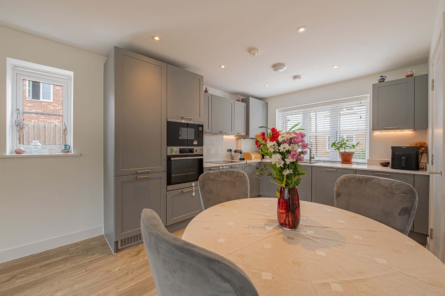 Stunning Two Bedroom Semi-Detached Home in Quiet Hardwick Cul-de-Sac Property image 8