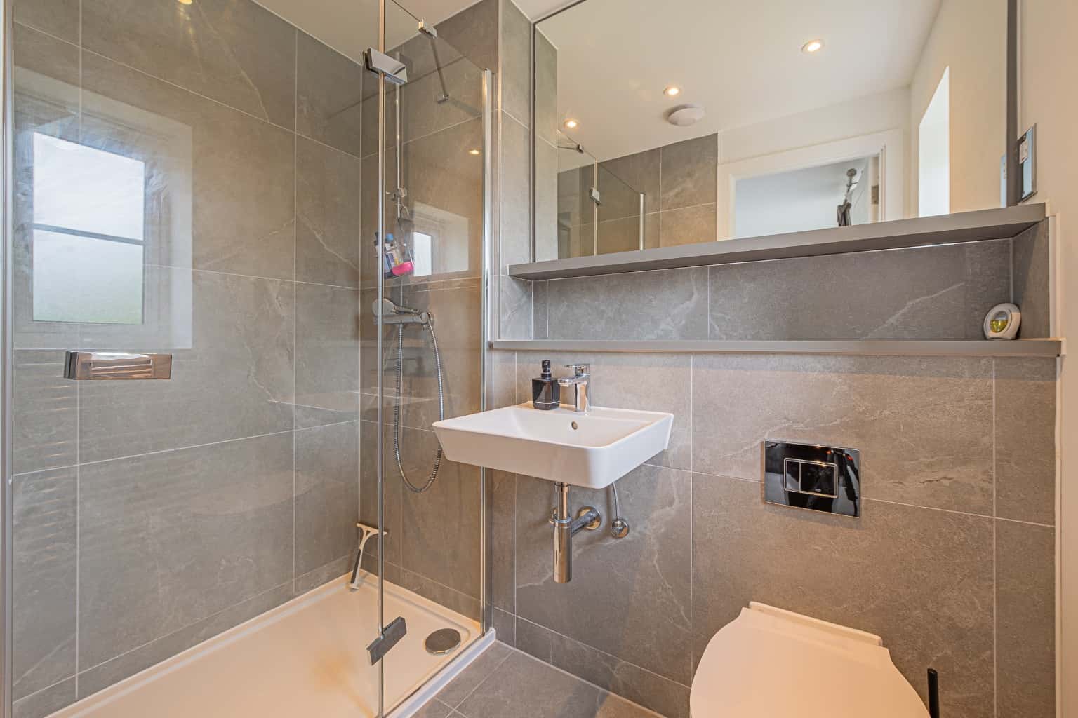 Stunning Two Bedroom Semi-Detached Home in Quiet Hardwick Cul-de-Sac Property image 15