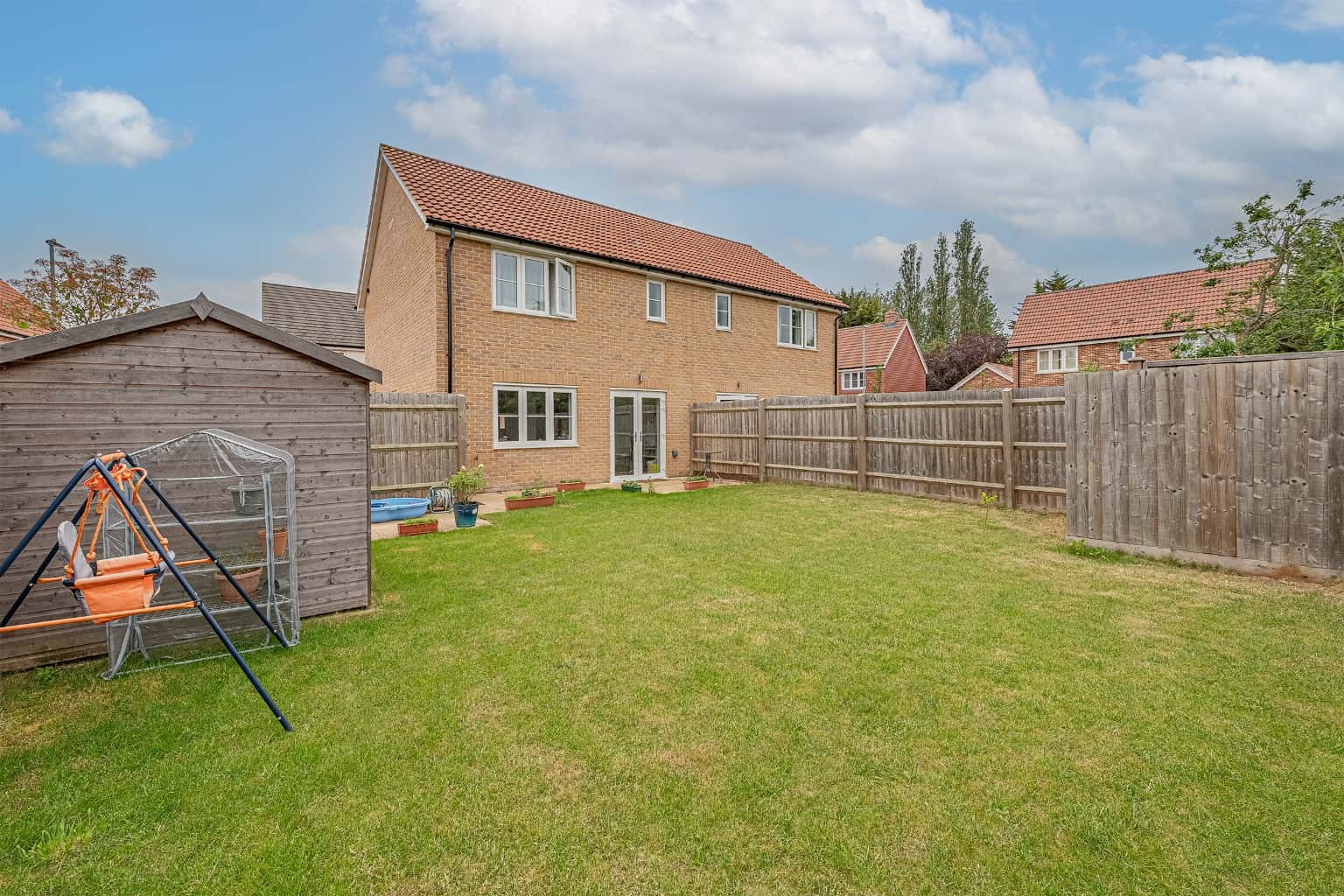 Stunning Two Bedroom Semi-Detached Home in Quiet Hardwick Cul-de-Sac Property image 5