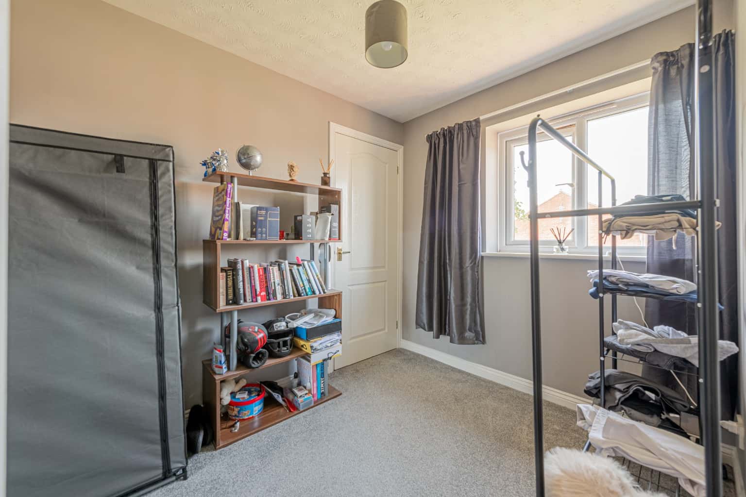A two bedroom maisonette located between town centre and train station. Property image 11
