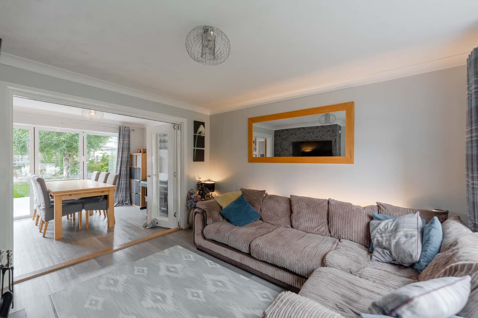 Exceptional Extended Detached Family Home with West-Facing Garden in Sought-After Great Staughton Property image 4