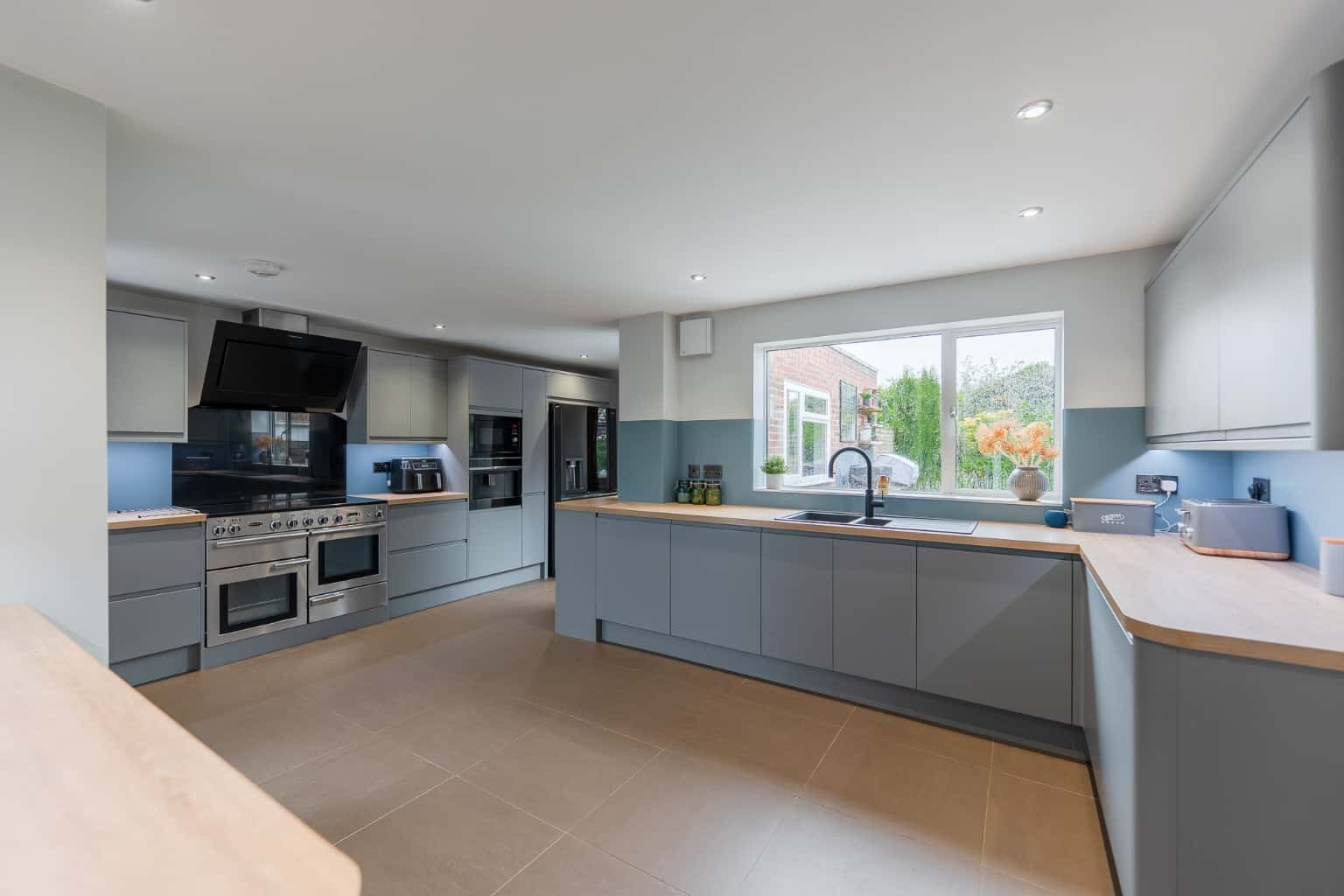 Exceptional Extended Detached Family Home with West-Facing Garden in Sought-After Great Staughton Property image 2