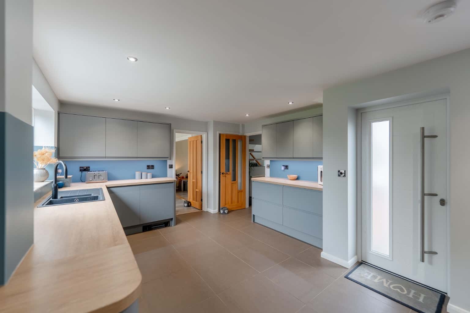 Exceptional Extended Detached Family Home with West-Facing Garden in Sought-After Great Staughton Property image 7