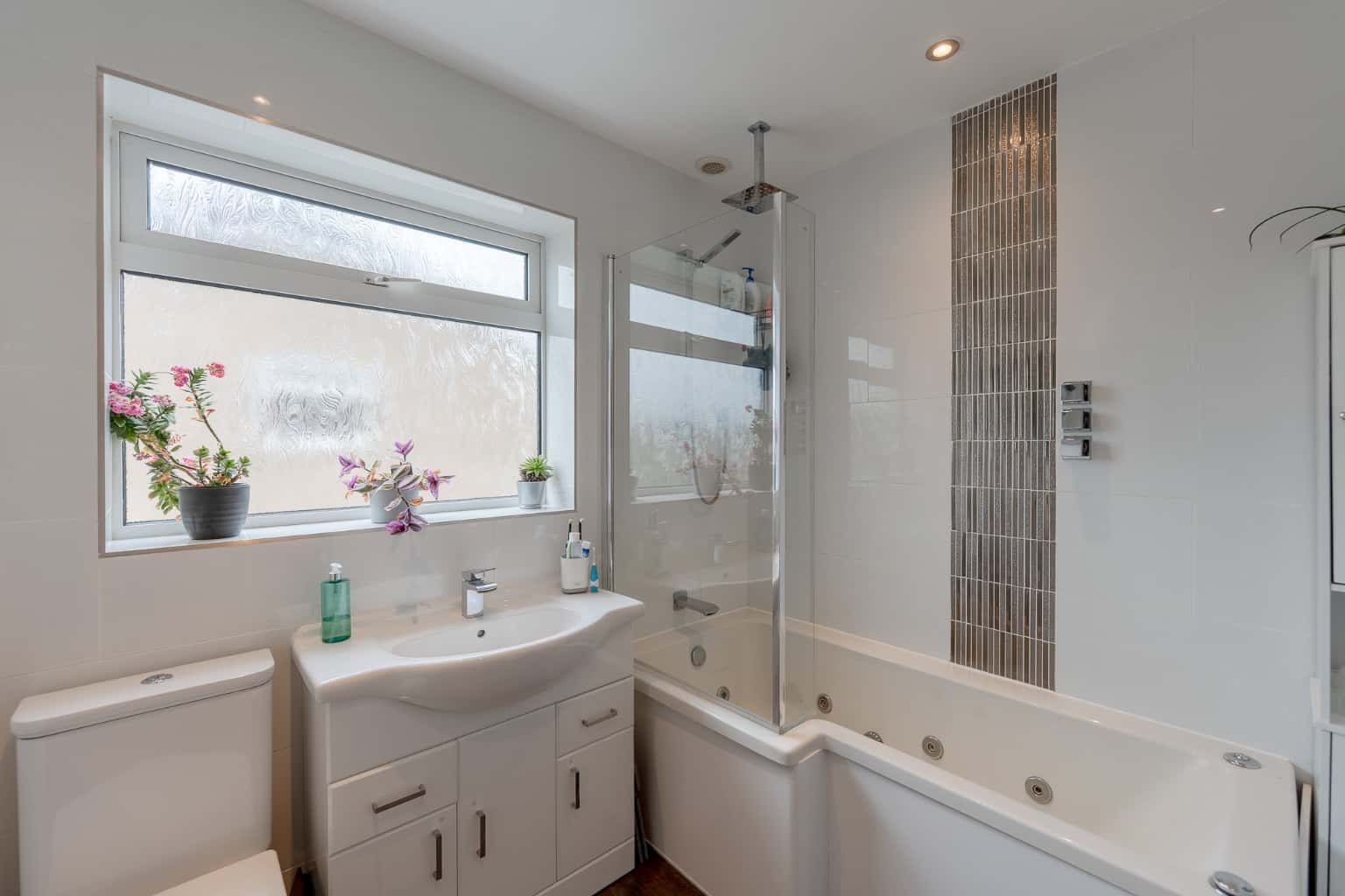 Exceptional Extended Detached Family Home with West-Facing Garden in Sought-After Great Staughton Property image 17