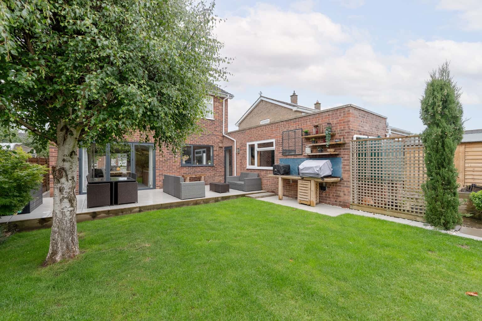 Exceptional Extended Detached Family Home with West-Facing Garden in Sought-After Great Staughton Property image 18