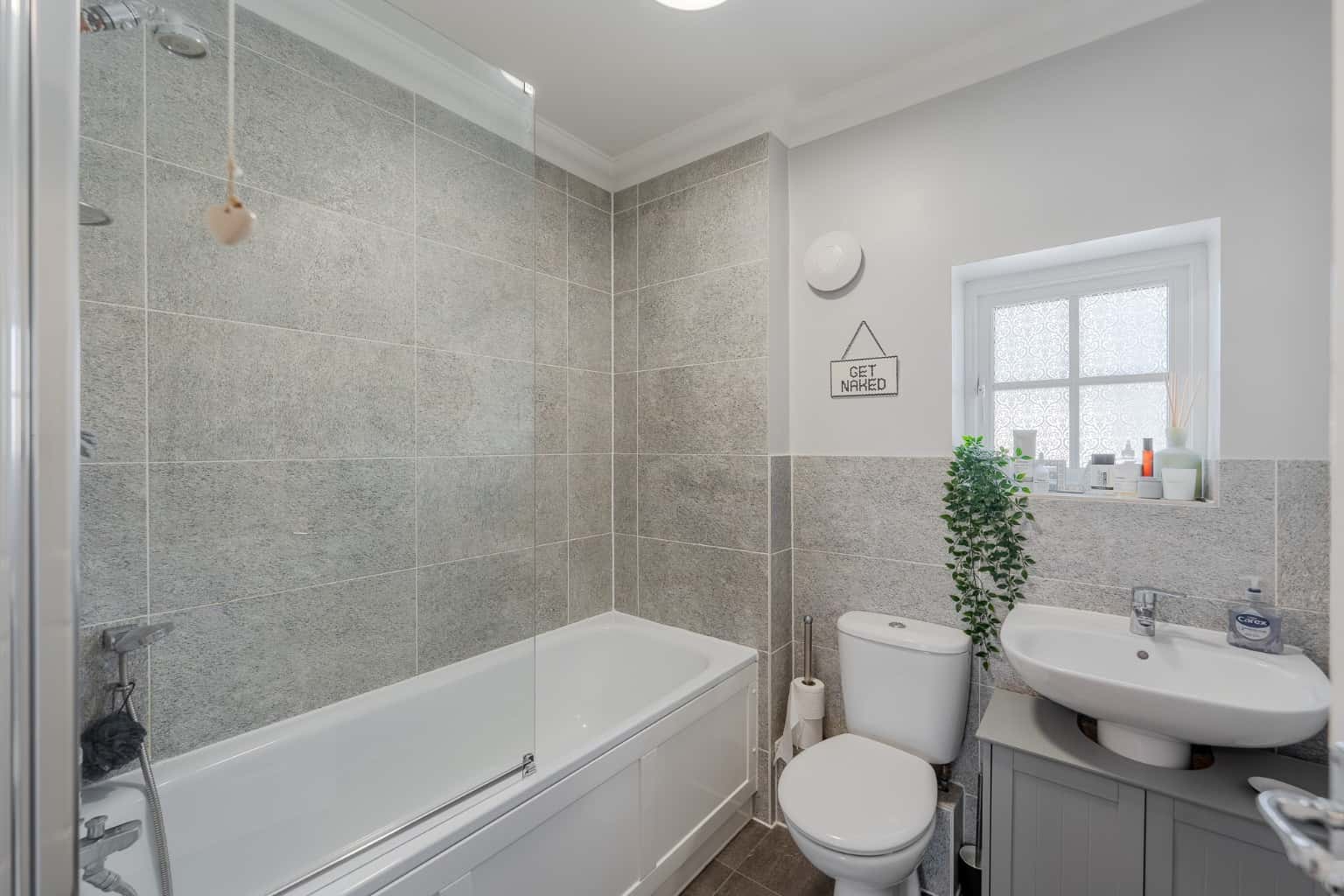 Immaculate Two Double Bedroom Home in Alconbury Weald Property image 8