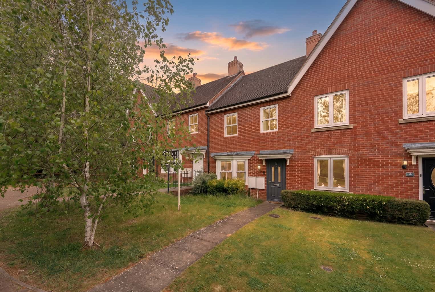 *** Guide Price £300,000 - £325,000 *** Charming 3-Bed Home in Papworth Everard with Garage Property image 1