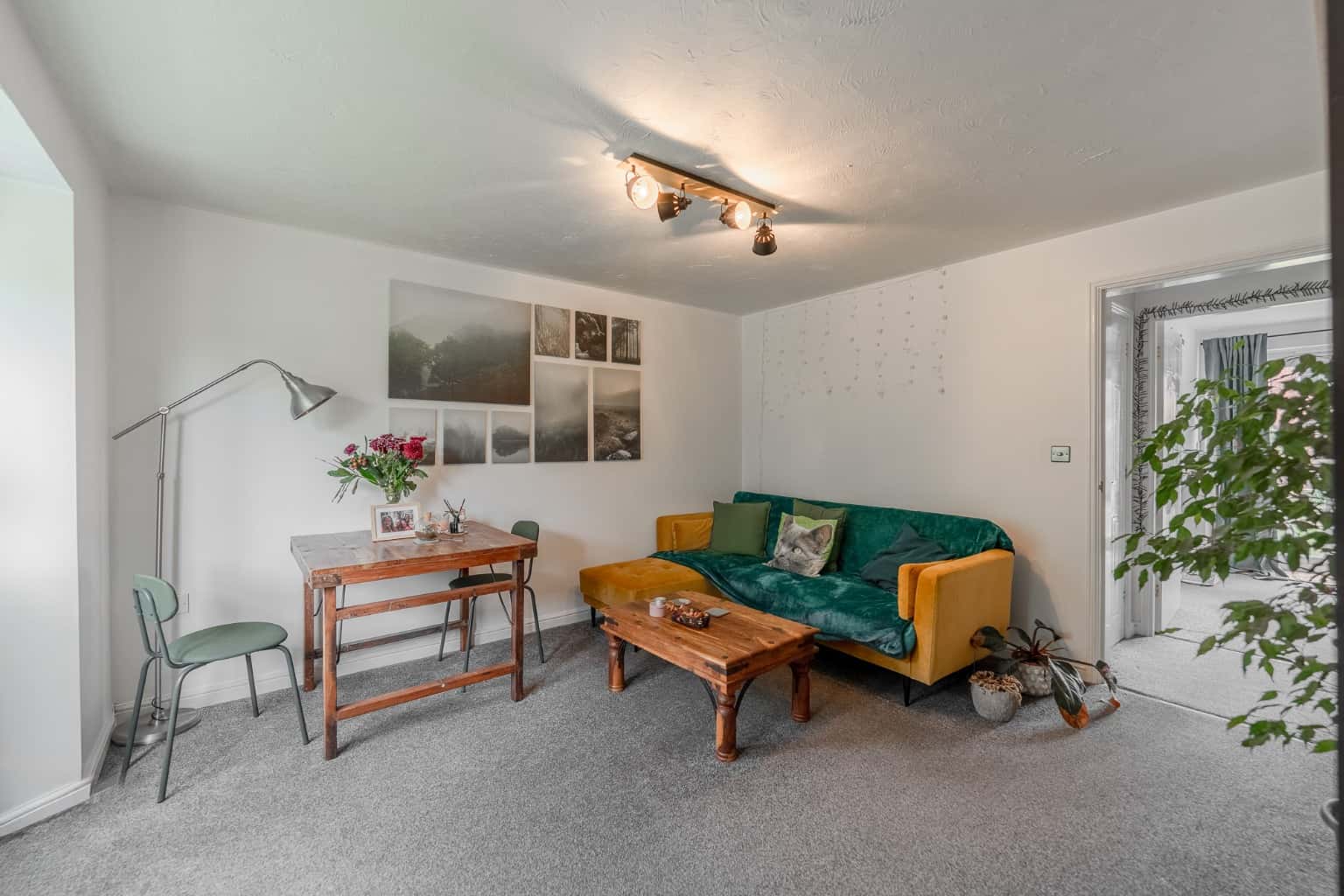 *** Guide Price £300,000 - £325,000 *** Charming 3-Bed Home in Papworth Everard with Garage Property image 3