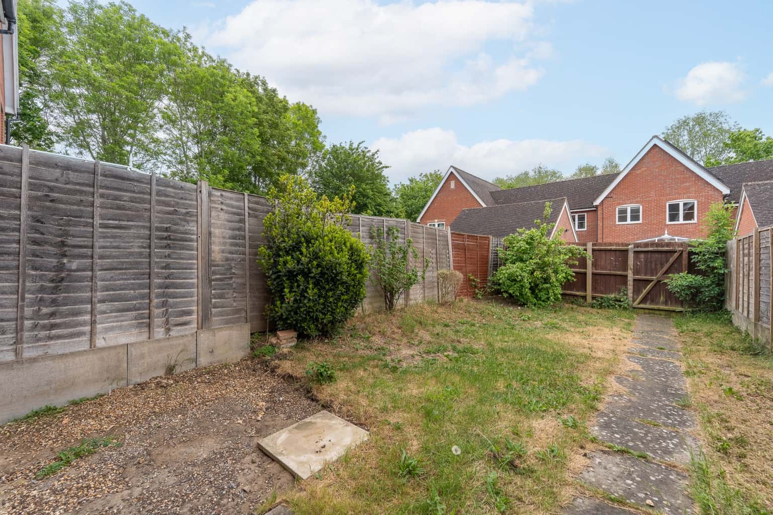 *** Guide Price £300,000 - £325,000 *** Charming 3-Bed Home in Papworth Everard with Garage Property image 4