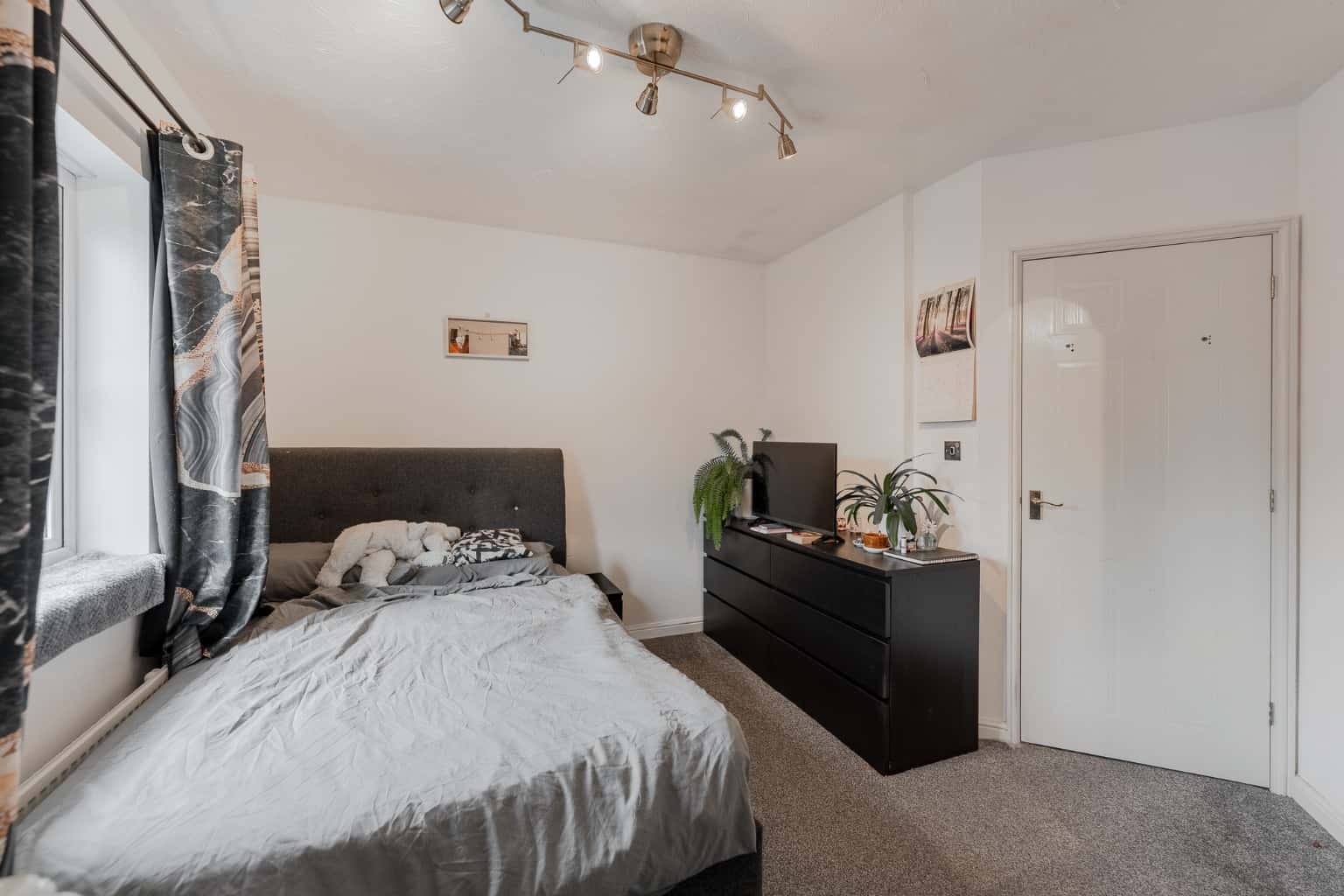 *** Guide Price £300,000 - £325,000 *** Charming 3-Bed Home in Papworth Everard with Garage Property image 11